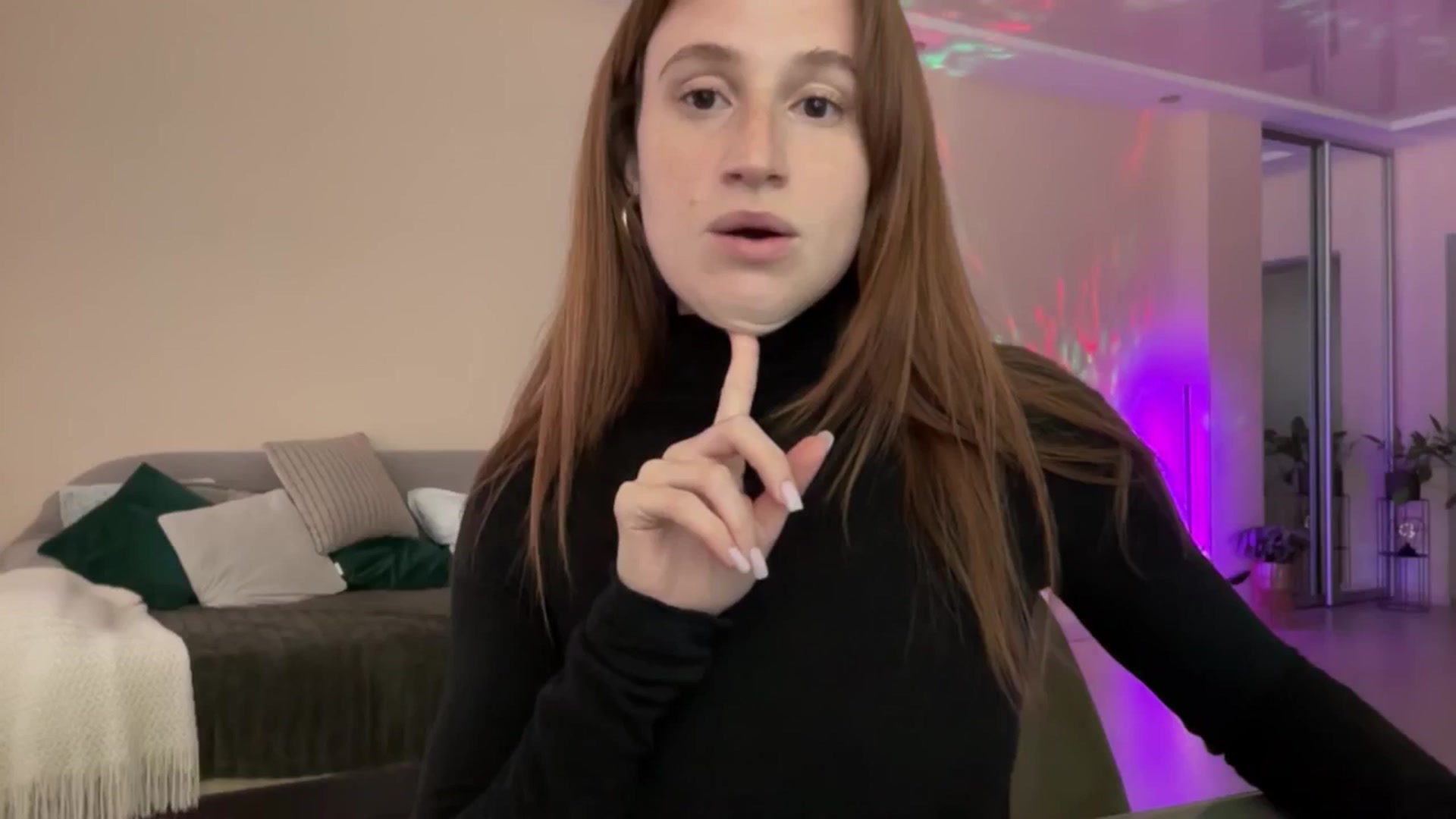 Gallery image thumbnail from LovelyBvnny's myfreecams stream on, 06/18/2024, 14:37 image 19 of 20