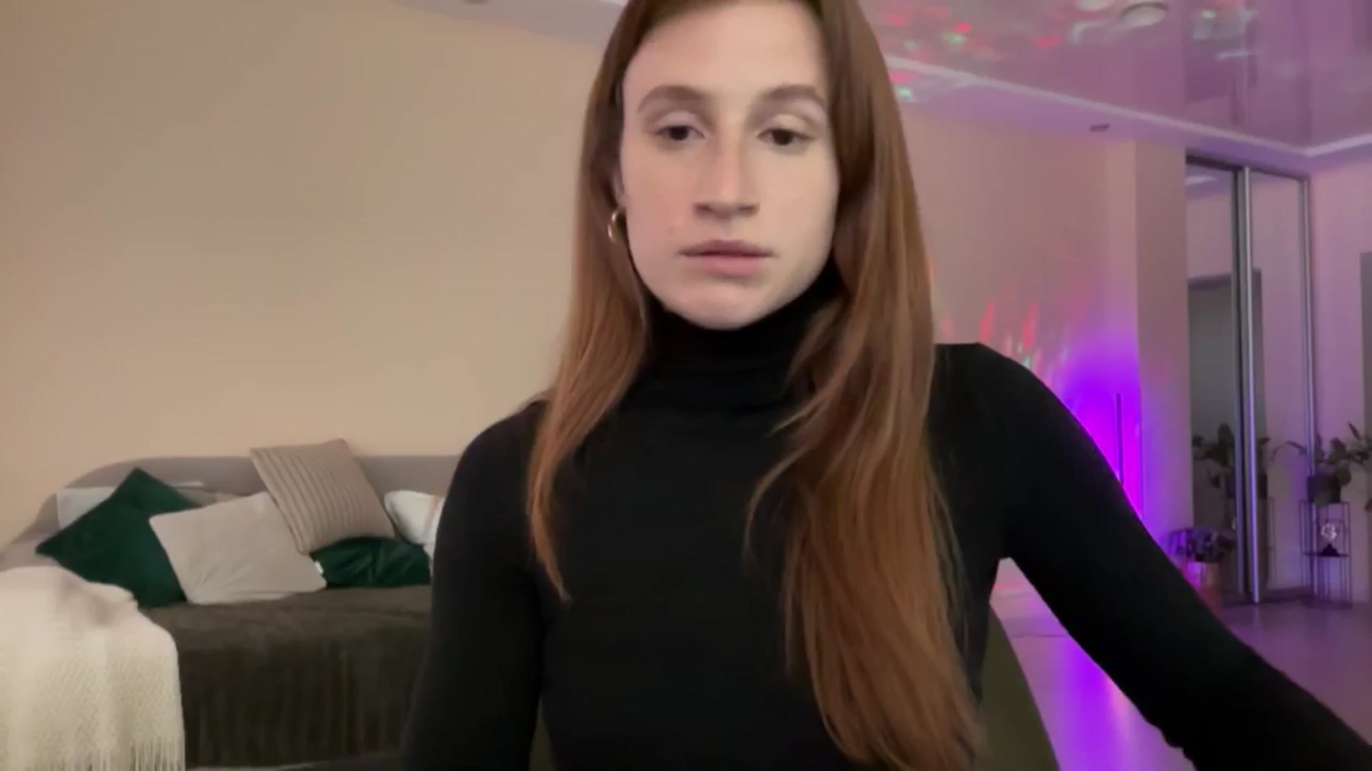 Gallery image thumbnail from LovelyBvnny's myfreecams stream on, 06/18/2024, 14:37 image 11 of 20