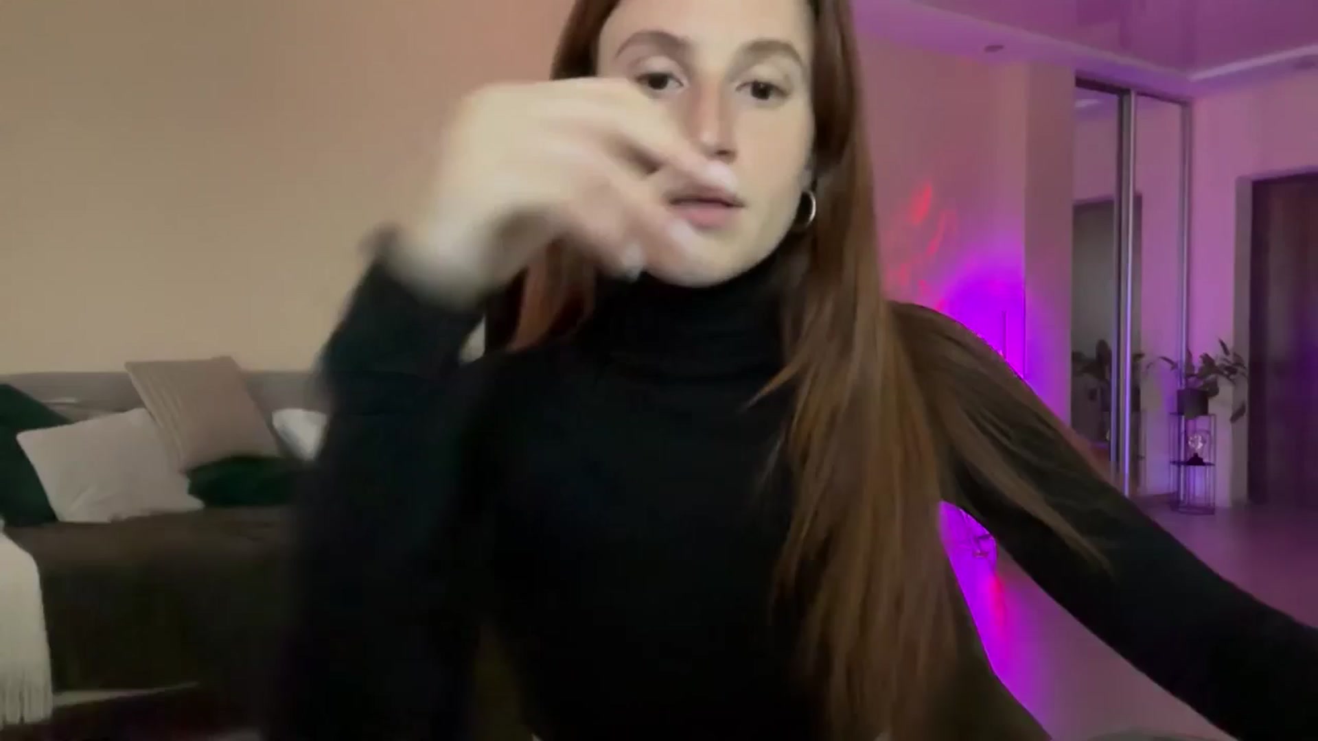 Gallery image thumbnail from LovelyBvnny's myfreecams stream on, 06/18/2024, 17:12 image 20 of 20