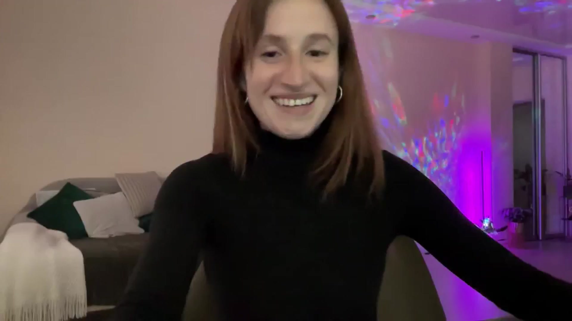Gallery image thumbnail from LovelyBvnny's myfreecams stream on, 06/18/2024, 17:12 image 15 of 20