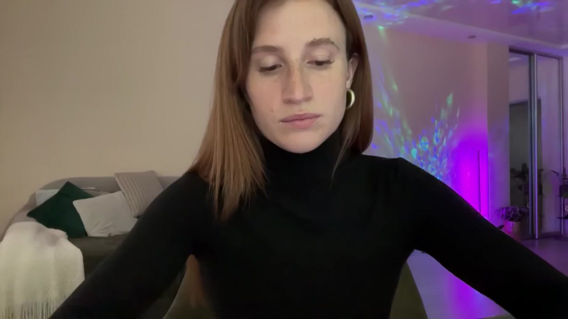 Gallery image thumbnail from LovelyBvnny's myfreecams stream on, 06/18/2024, 17:12 image 10 of 20