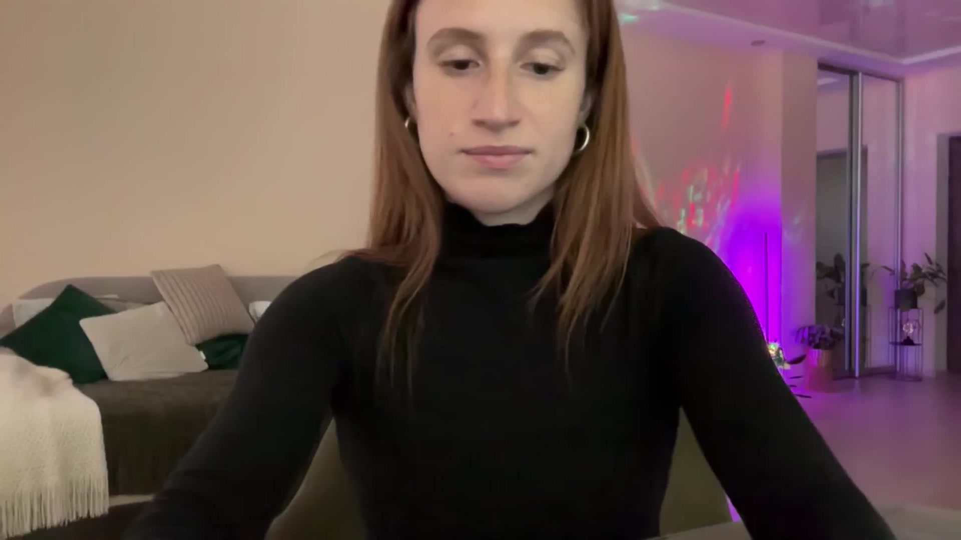 Gallery image thumbnail from LovelyBvnny's myfreecams stream on, 06/18/2024, 17:12 image 4 of 20