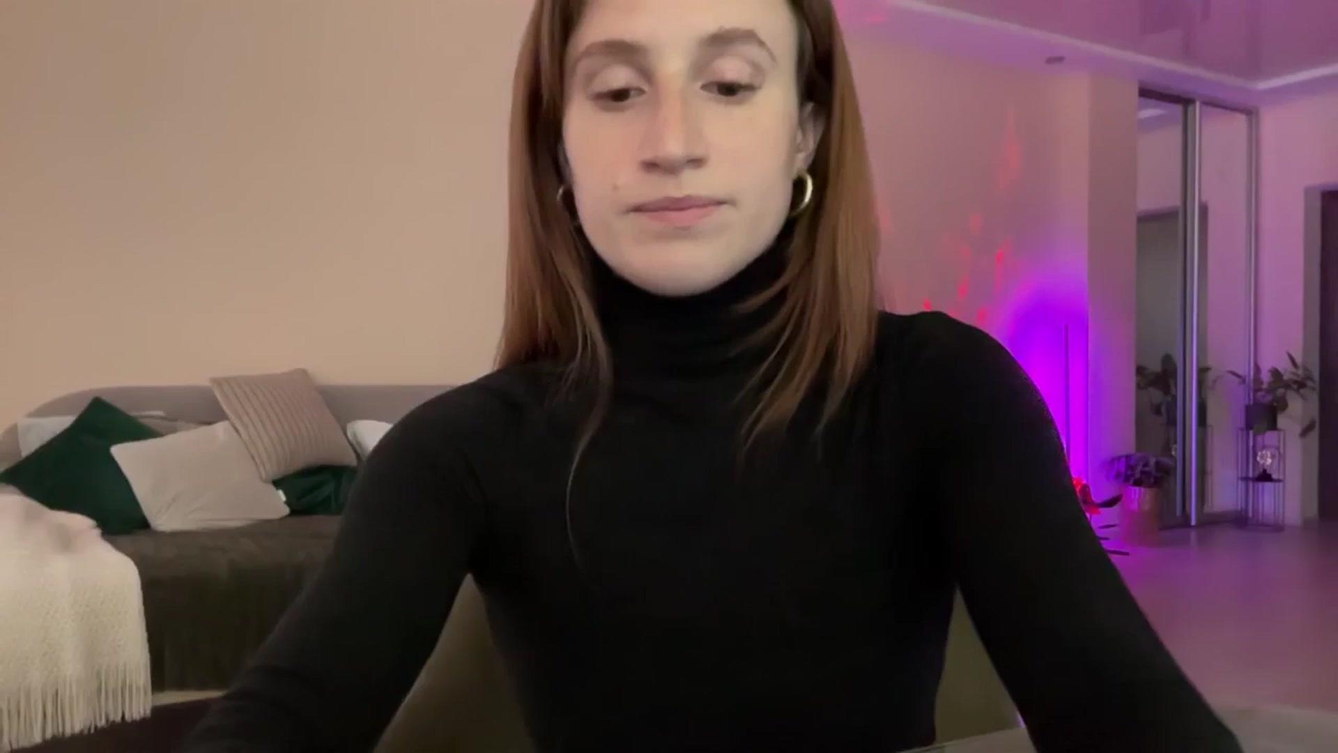 Gallery image thumbnail from LovelyBvnny's myfreecams stream on, 06/18/2024, 17:12 image 2 of 20