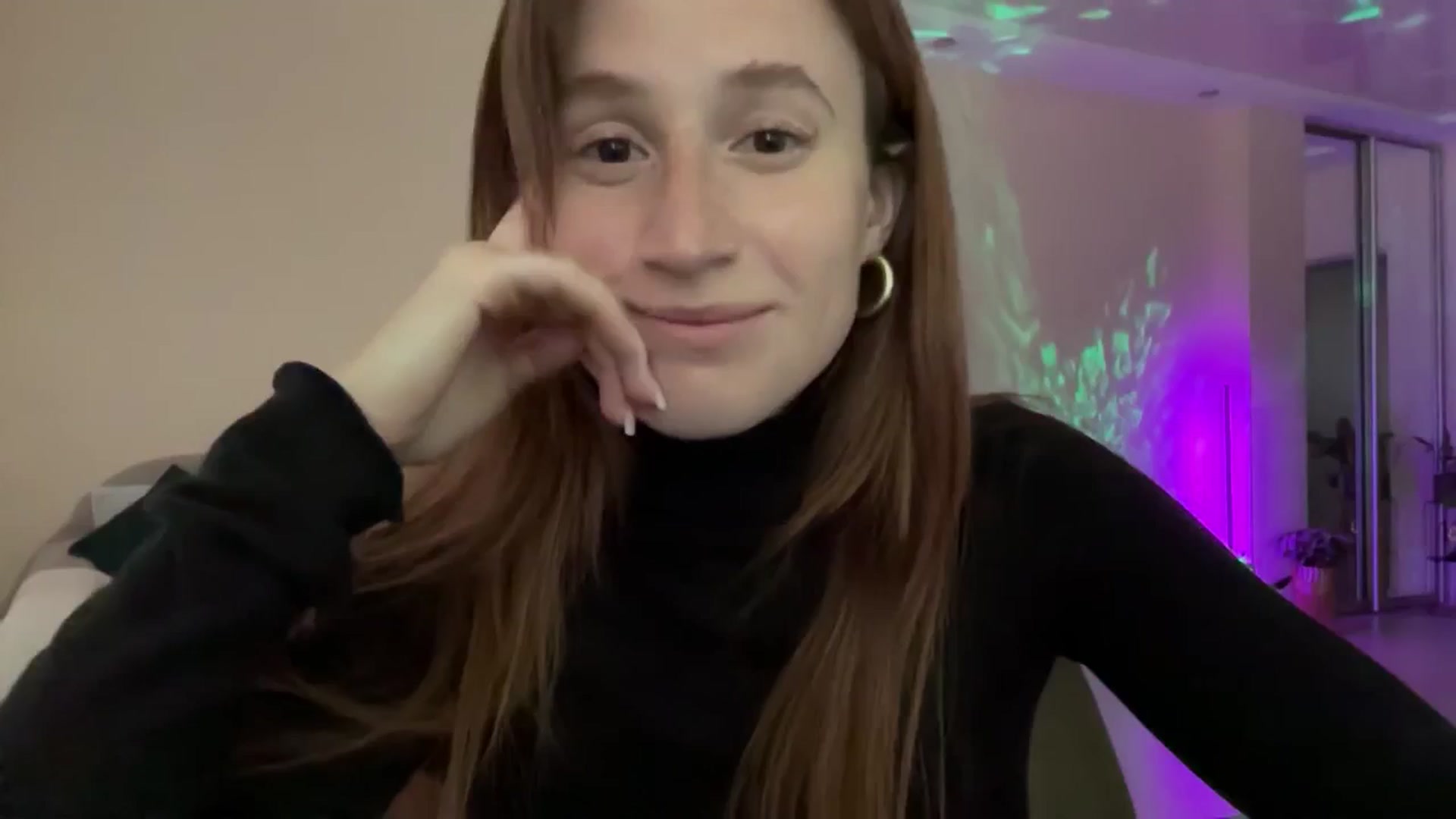 Gallery image thumbnail from LovelyBvnny's myfreecams stream on, 06/18/2024, 17:12 image 16 of 20