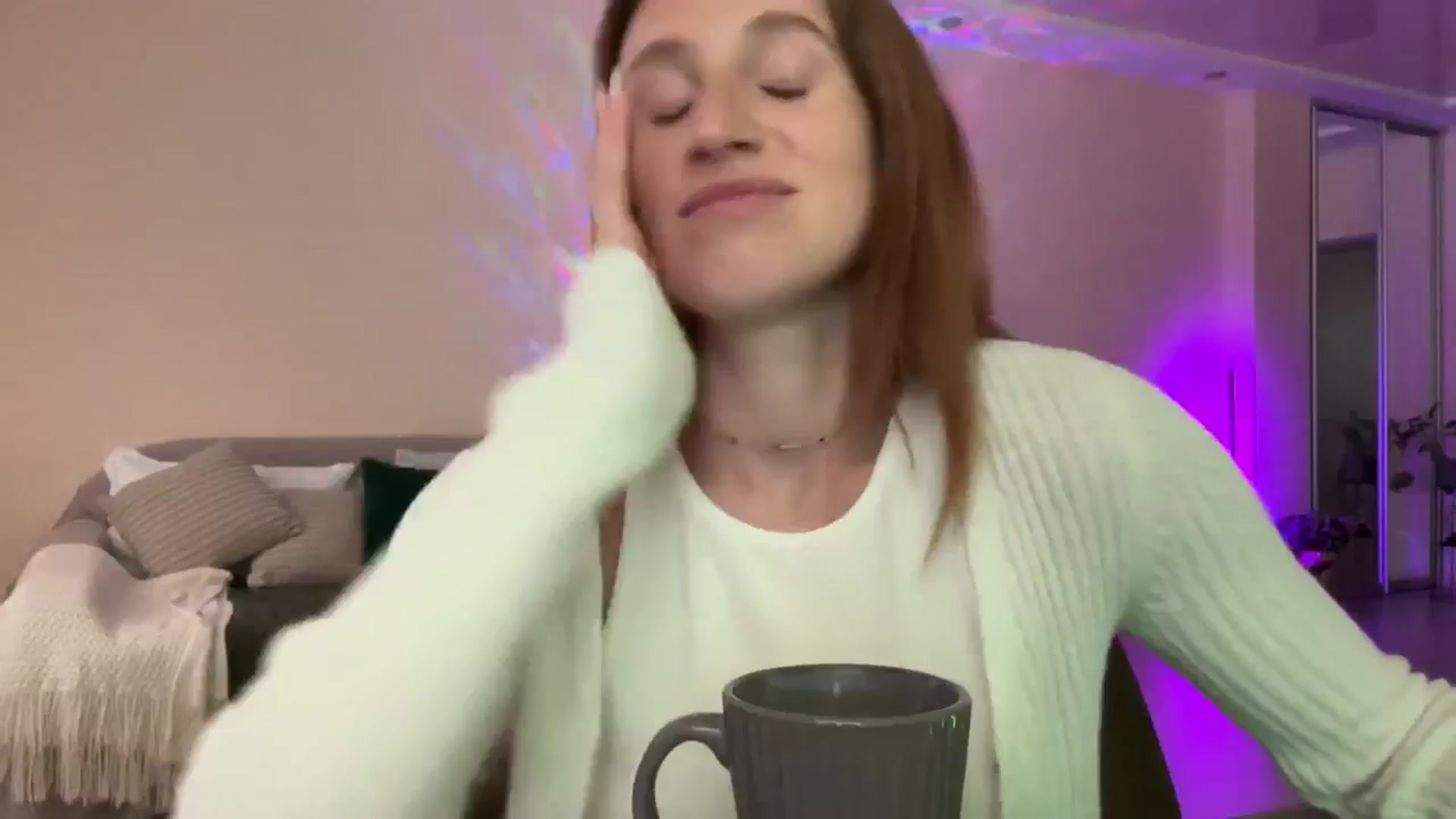 Gallery image thumbnail from LovelyBvnny's myfreecams stream on, 06/22/2024, 14:39 image 8 of 20