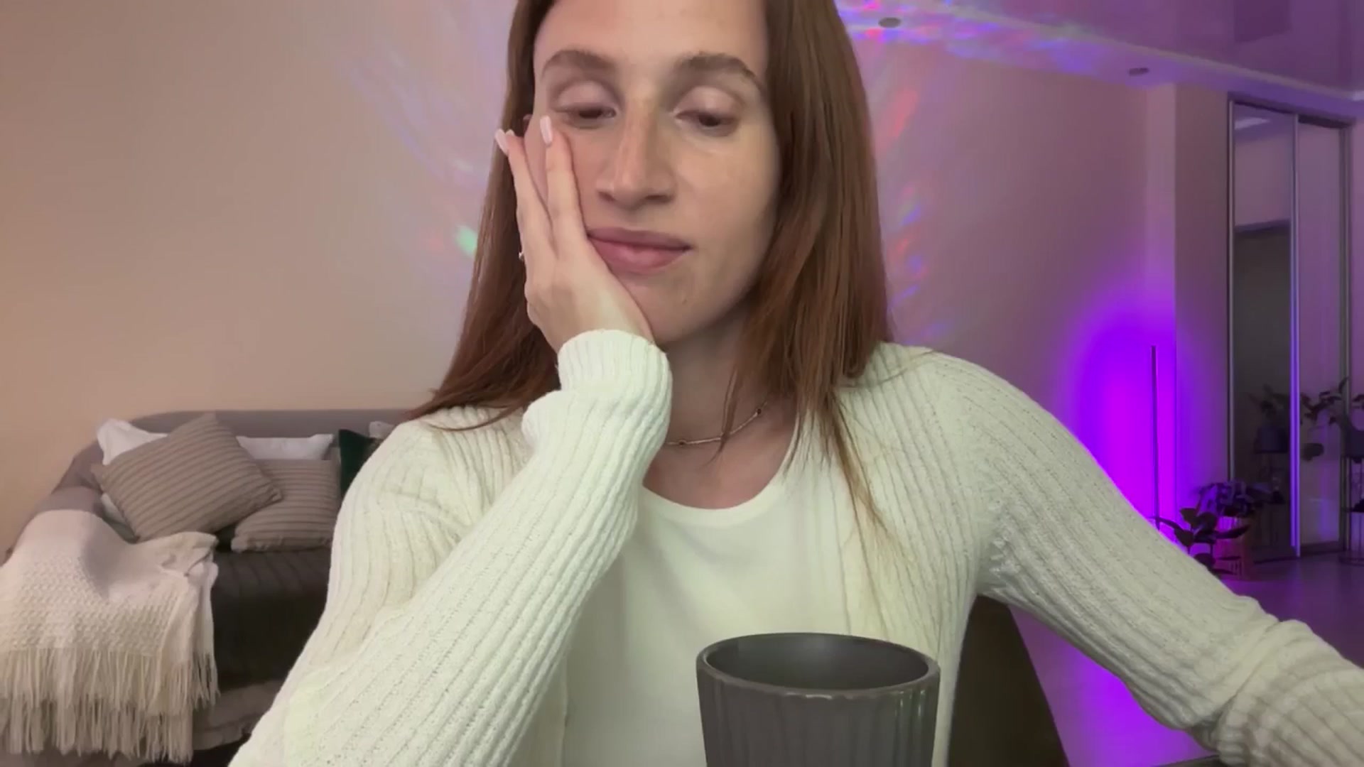 Gallery image thumbnail from LovelyBvnny's myfreecams stream on, 06/22/2024, 14:39 image 17 of 20