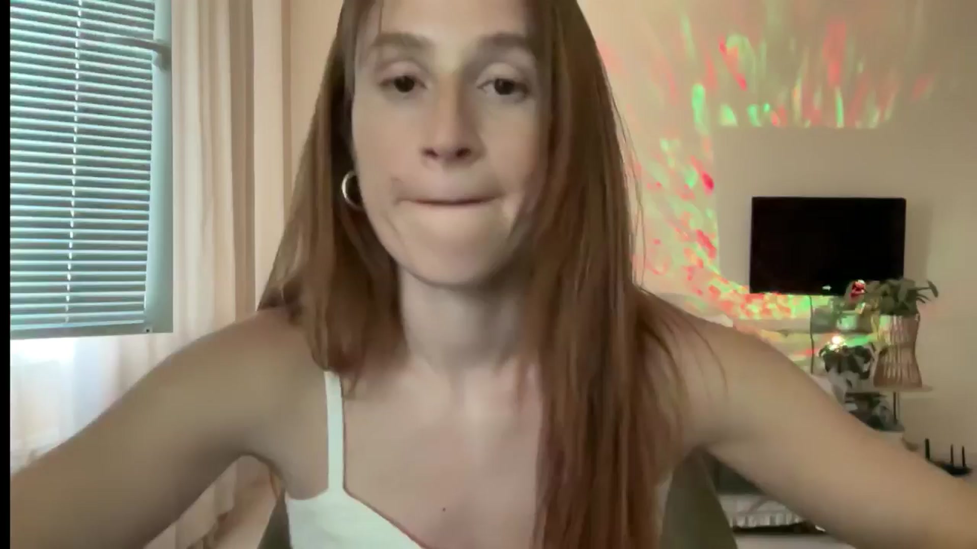 Gallery image thumbnail from LovelyBvnny's myfreecams stream on, 06/25/2024, 16:59 image 12 of 20