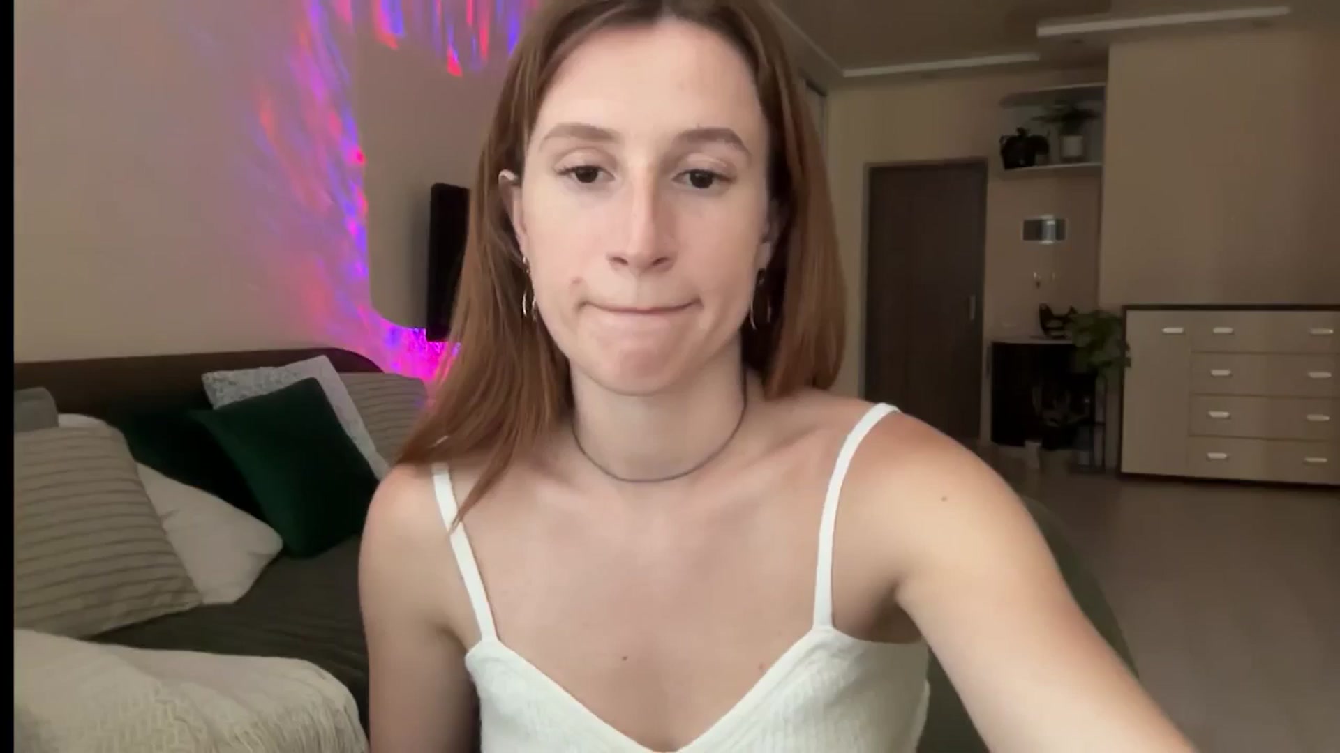Gallery image thumbnail from LovelyBvnny's myfreecams stream on, 07/16/2024, 17:52 image 8 of 20
