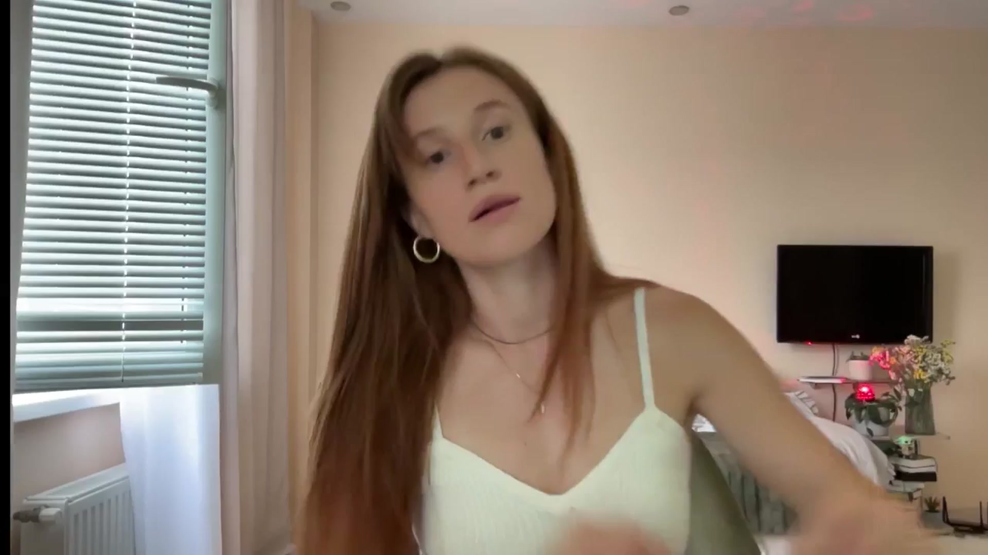 Gallery image thumbnail from LovelyBvnny's myfreecams stream on, 08/06/2024, 15:50 image 4 of 20