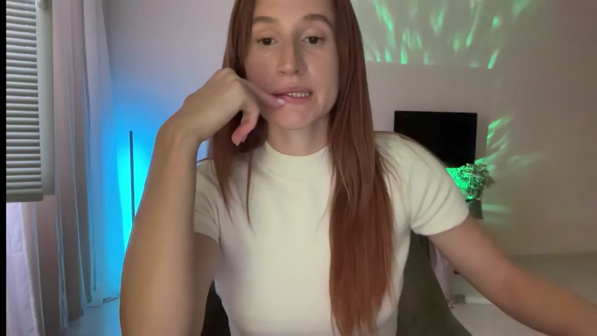 Gallery image thumbnail from LovelyBvnny's myfreecams stream on, 08/27/2024, 15:39 image 1 of 20