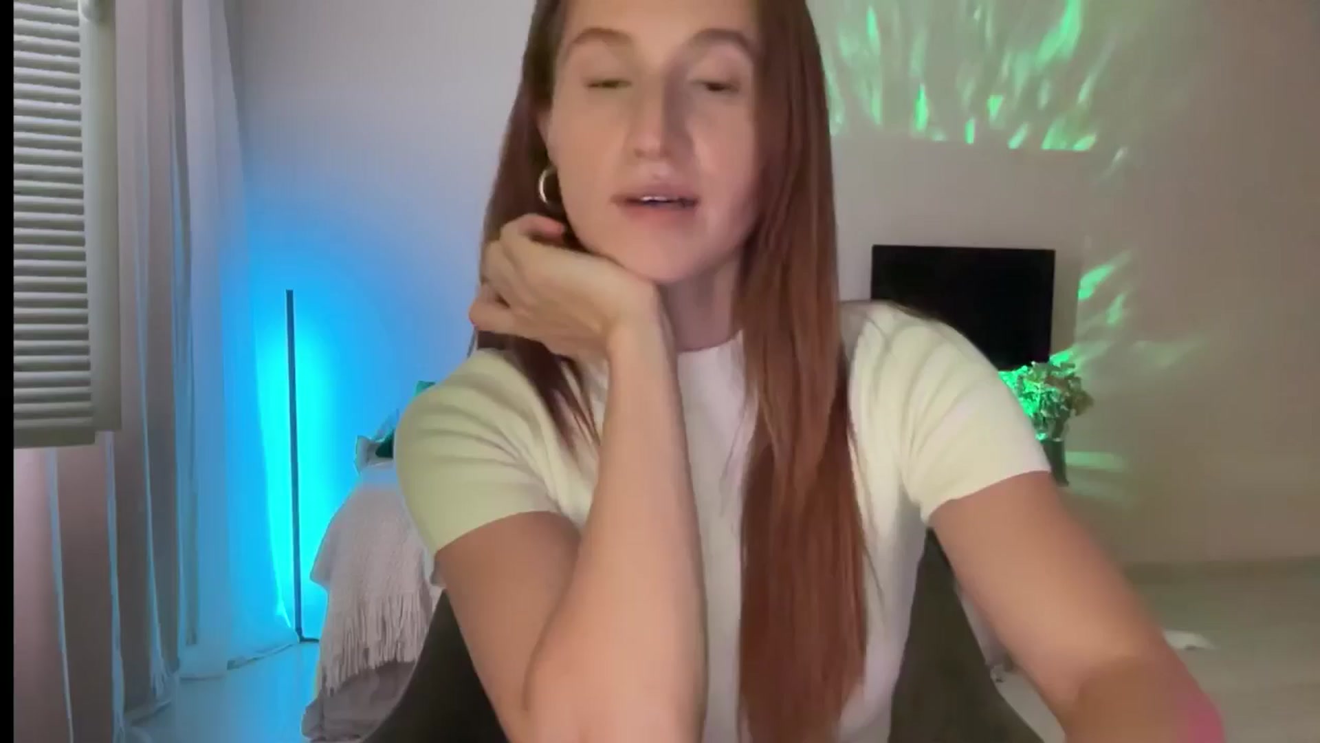 Gallery image thumbnail from LovelyBvnny's myfreecams stream on, 08/27/2024, 15:39 image 4 of 20