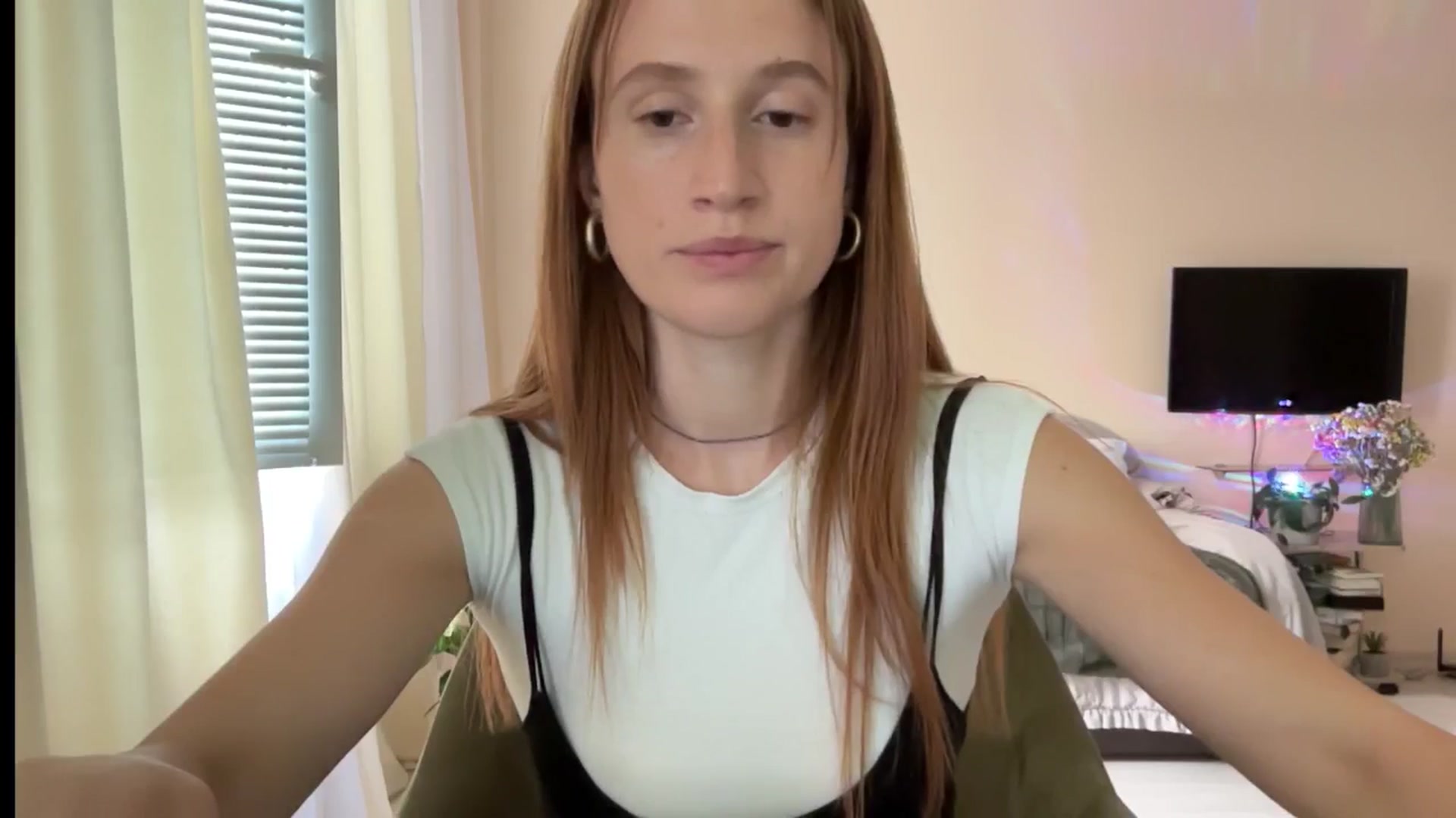 Gallery image thumbnail from LovelyBvnny's myfreecams stream on, 08/29/2024, 13:14 image 20 of 20