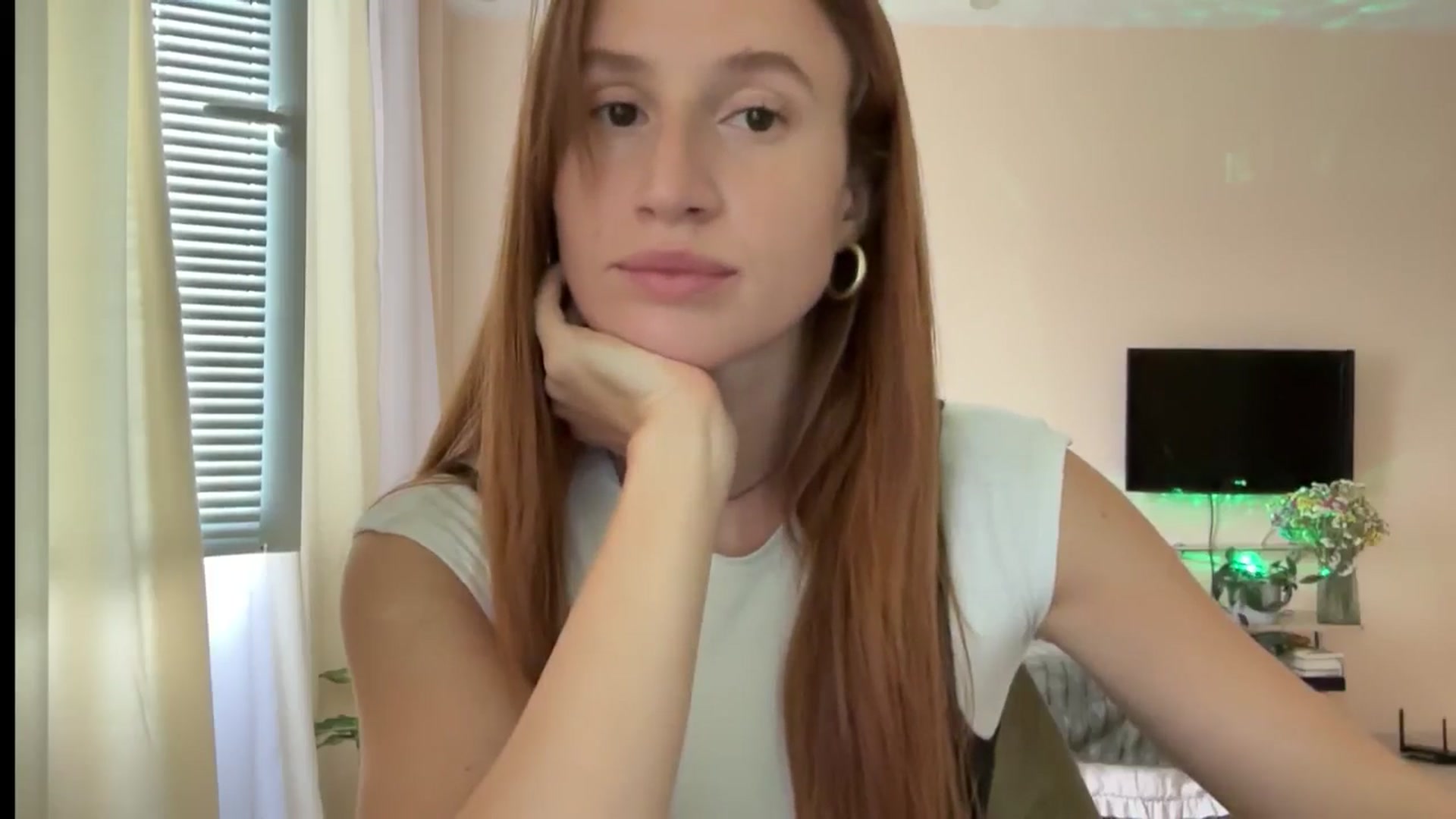 Gallery image thumbnail from LovelyBvnny's myfreecams stream on, 08/29/2024, 13:14 image 7 of 20