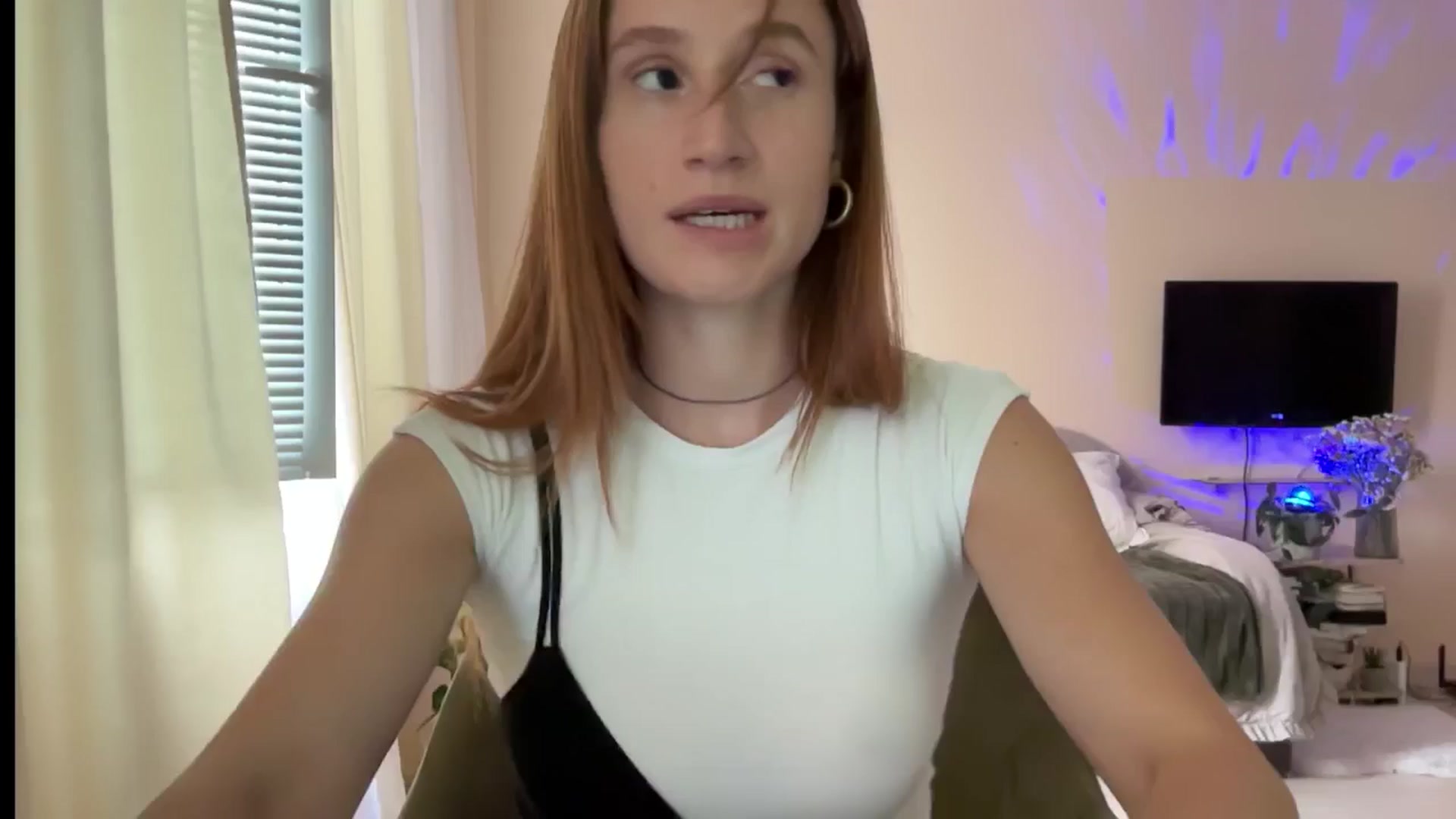 Gallery image thumbnail from LovelyBvnny's myfreecams stream on, 08/29/2024, 13:43 image 16 of 20