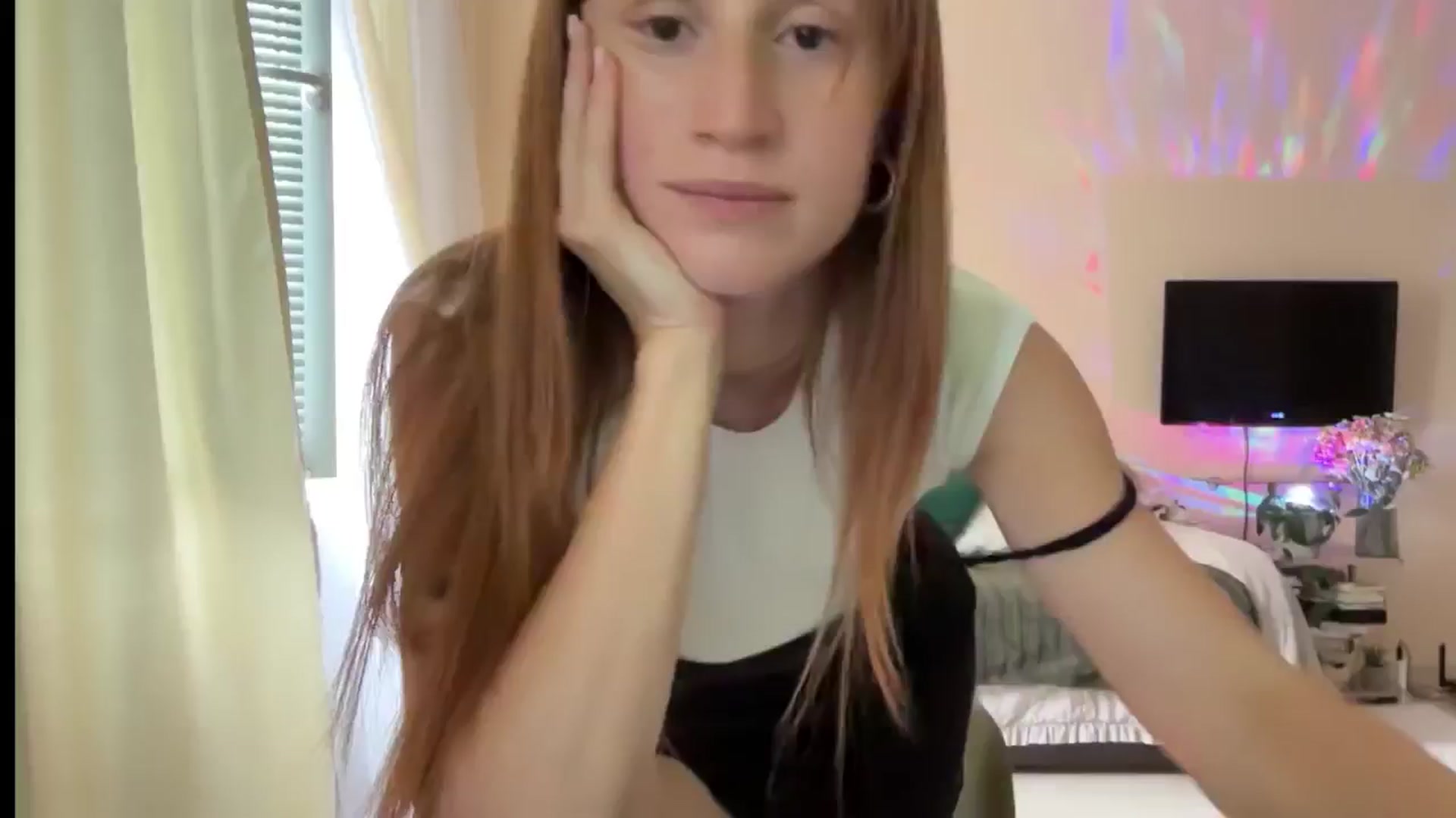 Gallery image thumbnail from LovelyBvnny's myfreecams stream on, 08/29/2024, 13:43 image 14 of 20