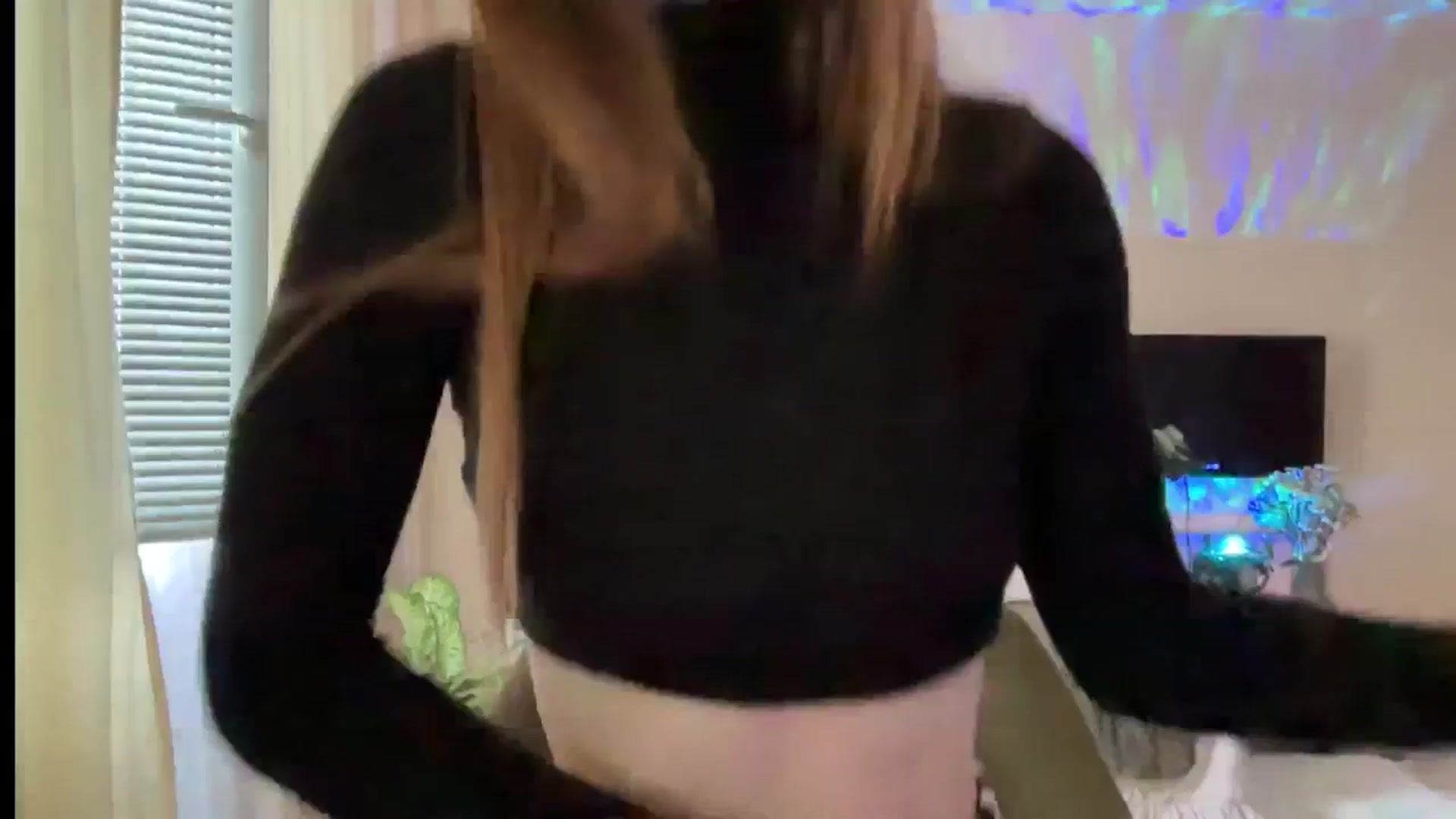 Gallery image thumbnail from LovelyBvnny's myfreecams stream on, 08/30/2024, 16:14 image 18 of 20
