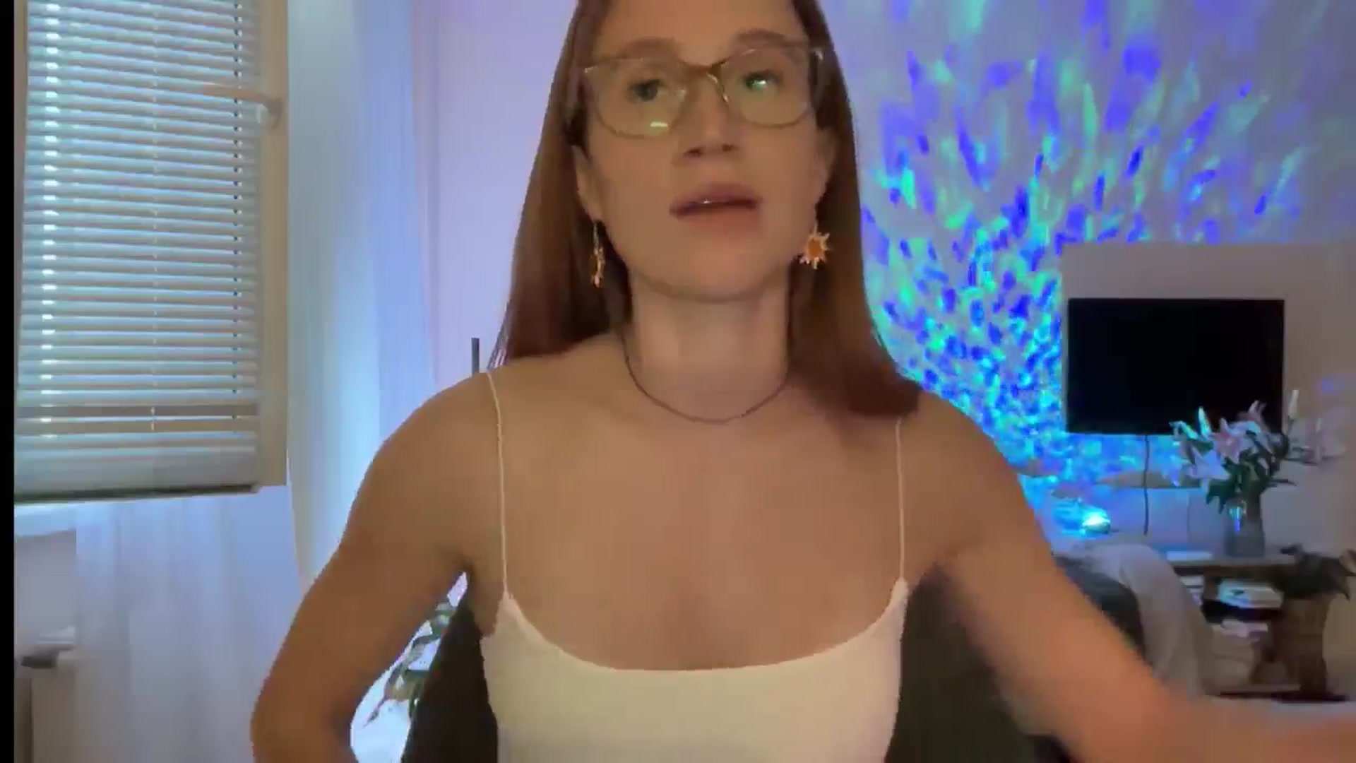 Gallery image thumbnail from LovelyBvnny's myfreecams stream on, 09/20/2024, 16:34 image 17 of 20