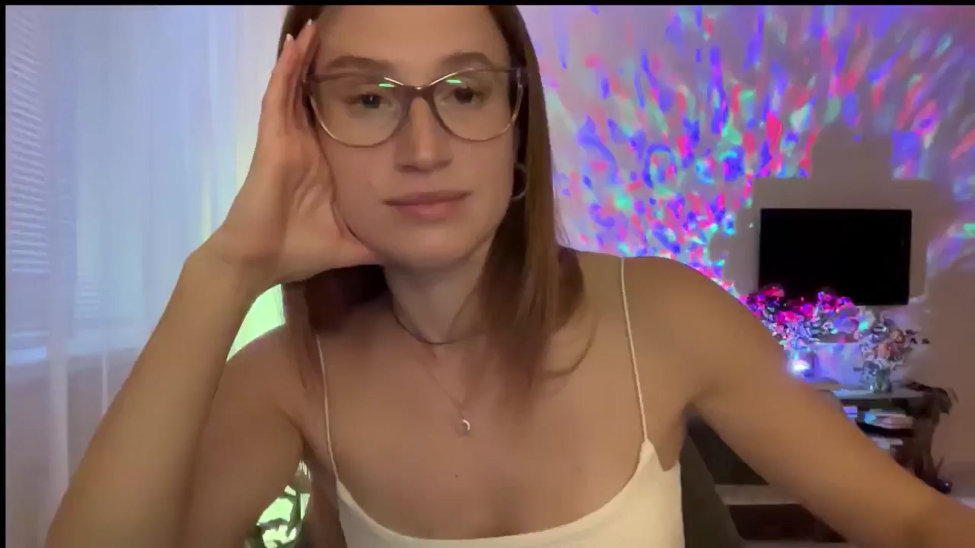 Gallery image thumbnail from LovelyBvnny's myfreecams stream on, 09/26/2024, 16:19 image 13 of 20