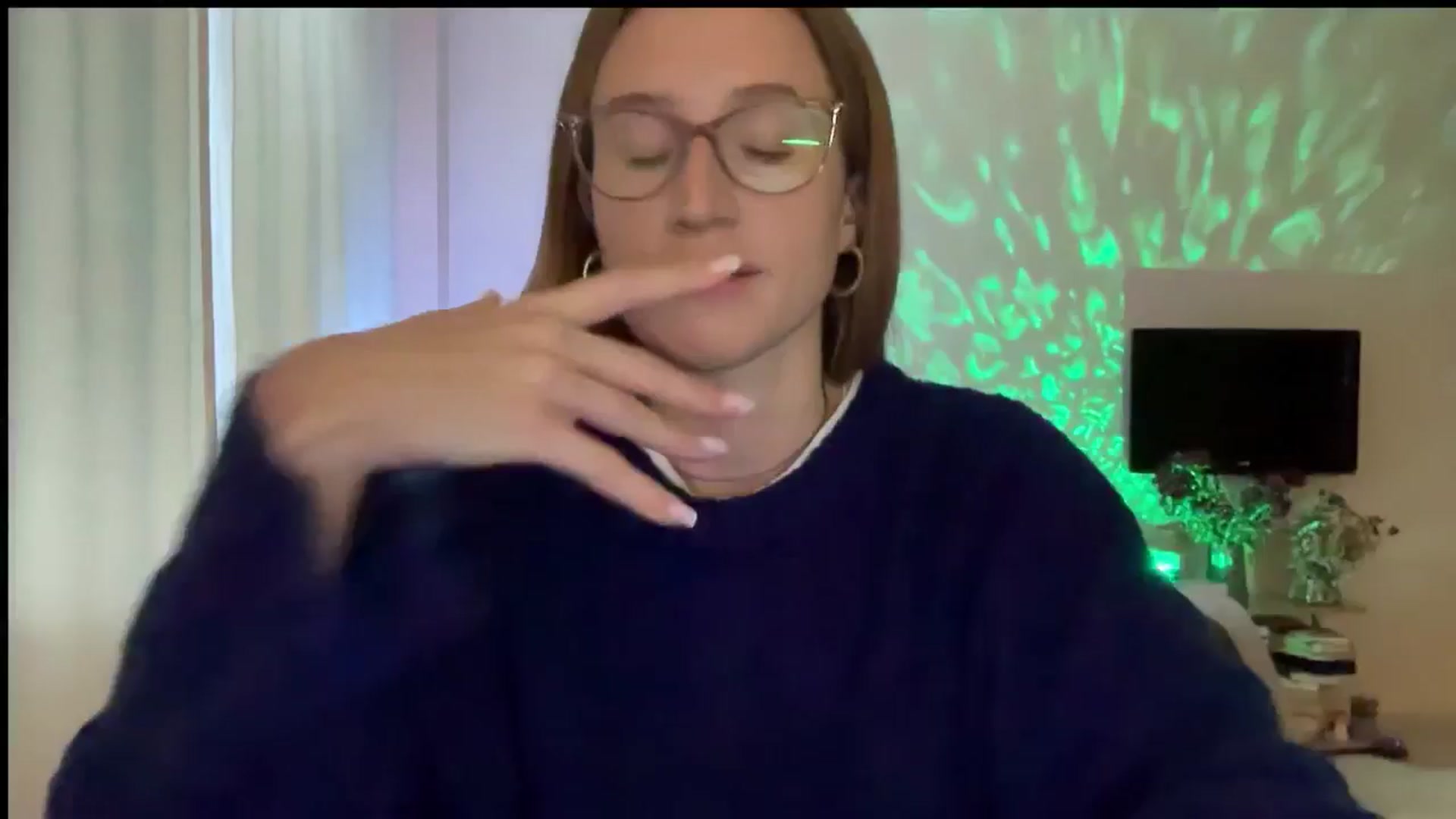 Gallery image thumbnail from LovelyBvnny's myfreecams stream on, 10/01/2024, 15:33 image 14 of 20