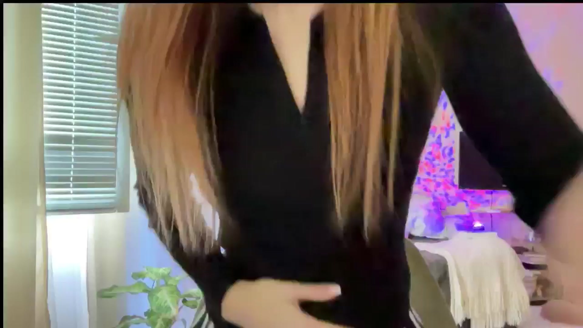 Gallery image thumbnail from LovelyBvnny's myfreecams stream on, 10/06/2024, 13:09 image 4 of 20