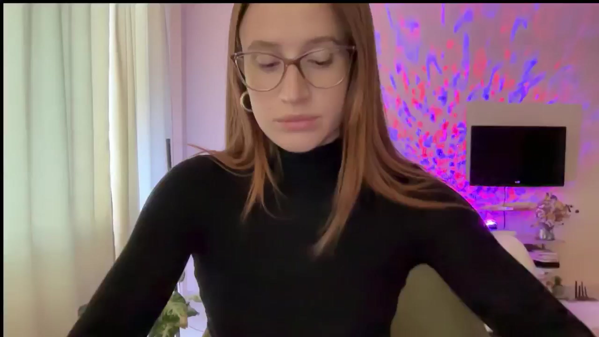 Gallery image thumbnail from LovelyBvnny's myfreecams stream on, 10/08/2024, 15:17 image 14 of 20