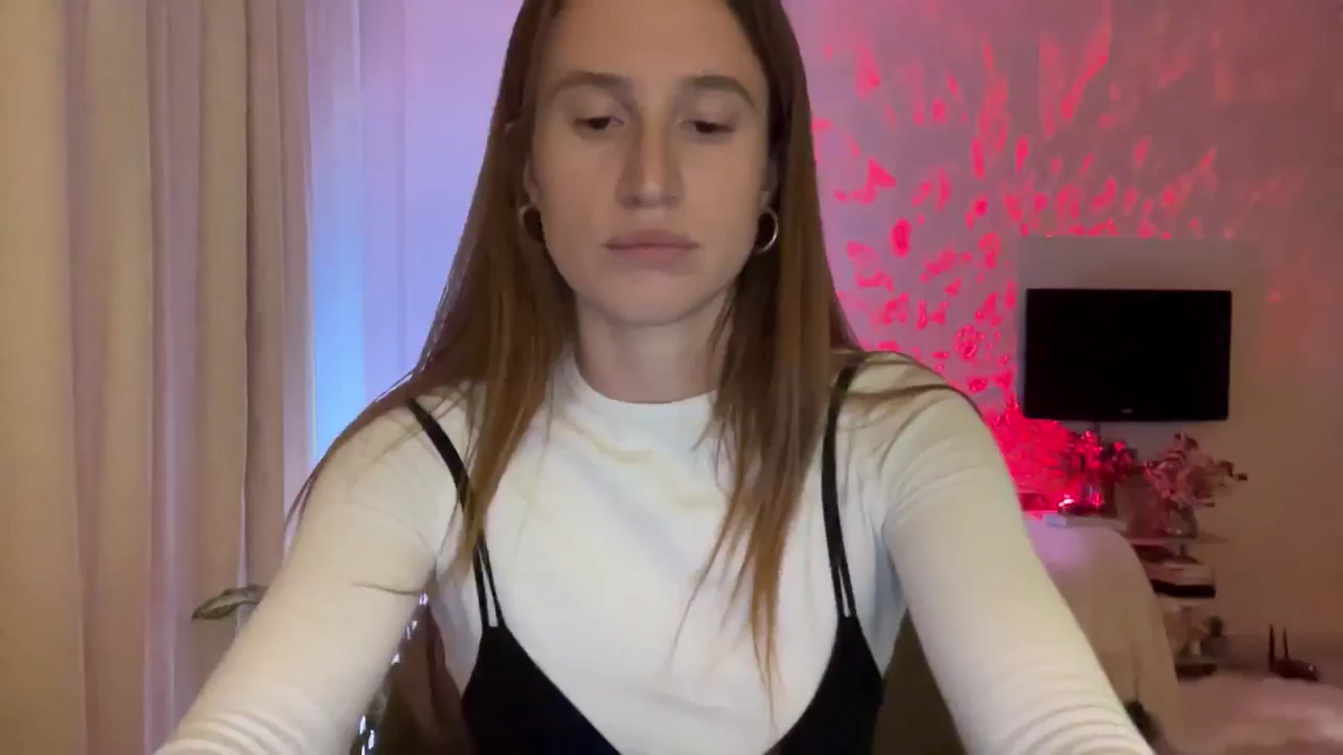 Gallery image thumbnail from LovelyBvnny's myfreecams stream on, 10/19/2024, 17:01 image 17 of 20