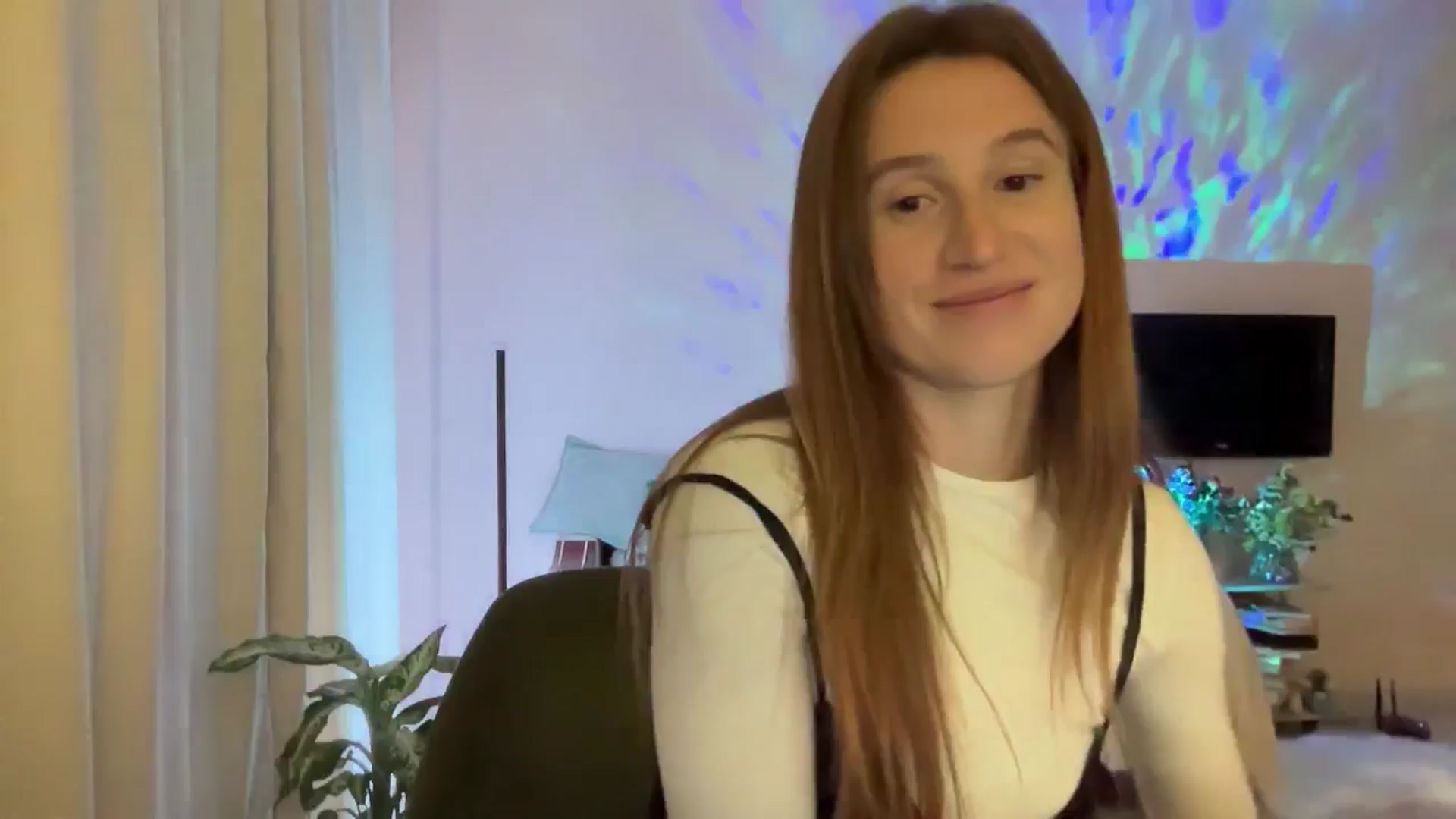 Gallery image thumbnail from LovelyBvnny's myfreecams stream on, 10/19/2024, 17:01 image 18 of 20