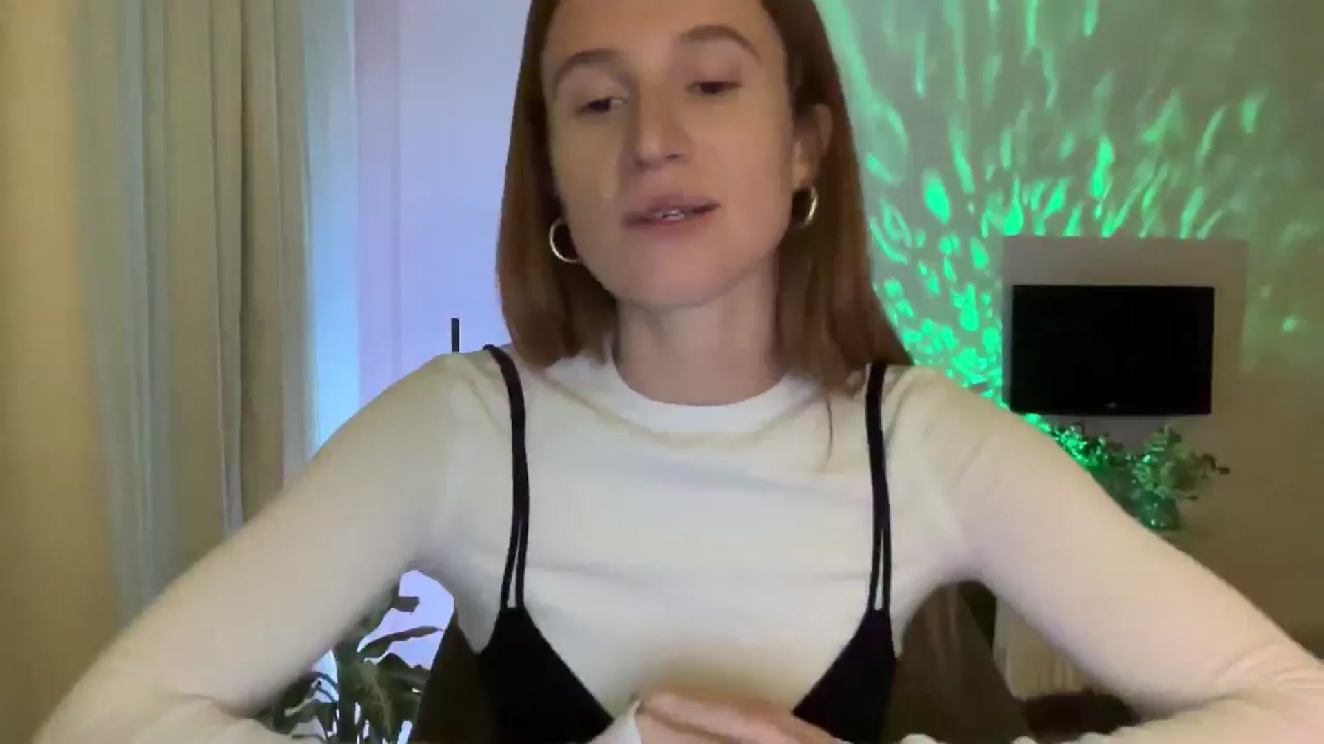 Gallery image thumbnail from LovelyBvnny's myfreecams stream on, 10/19/2024, 17:01 image 1 of 20