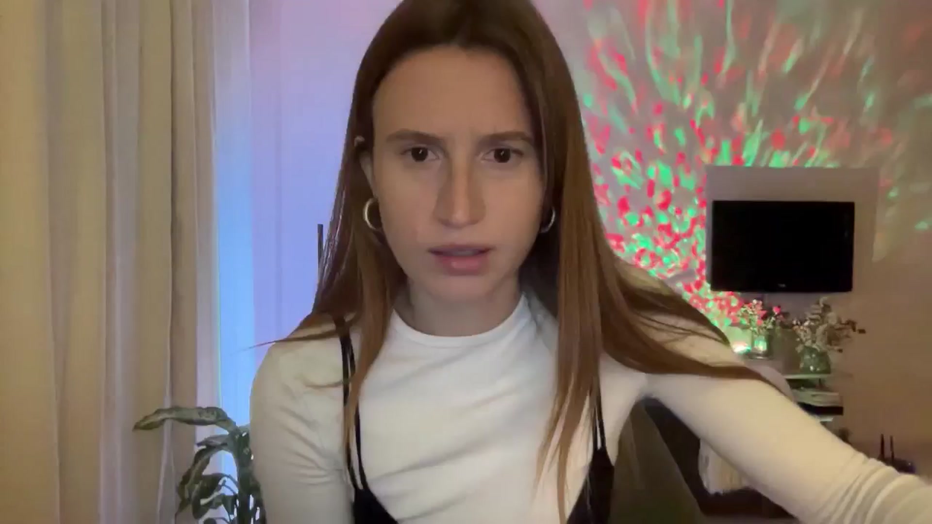 Gallery image thumbnail from LovelyBvnny's myfreecams stream on, 10/19/2024, 17:01 image 19 of 20