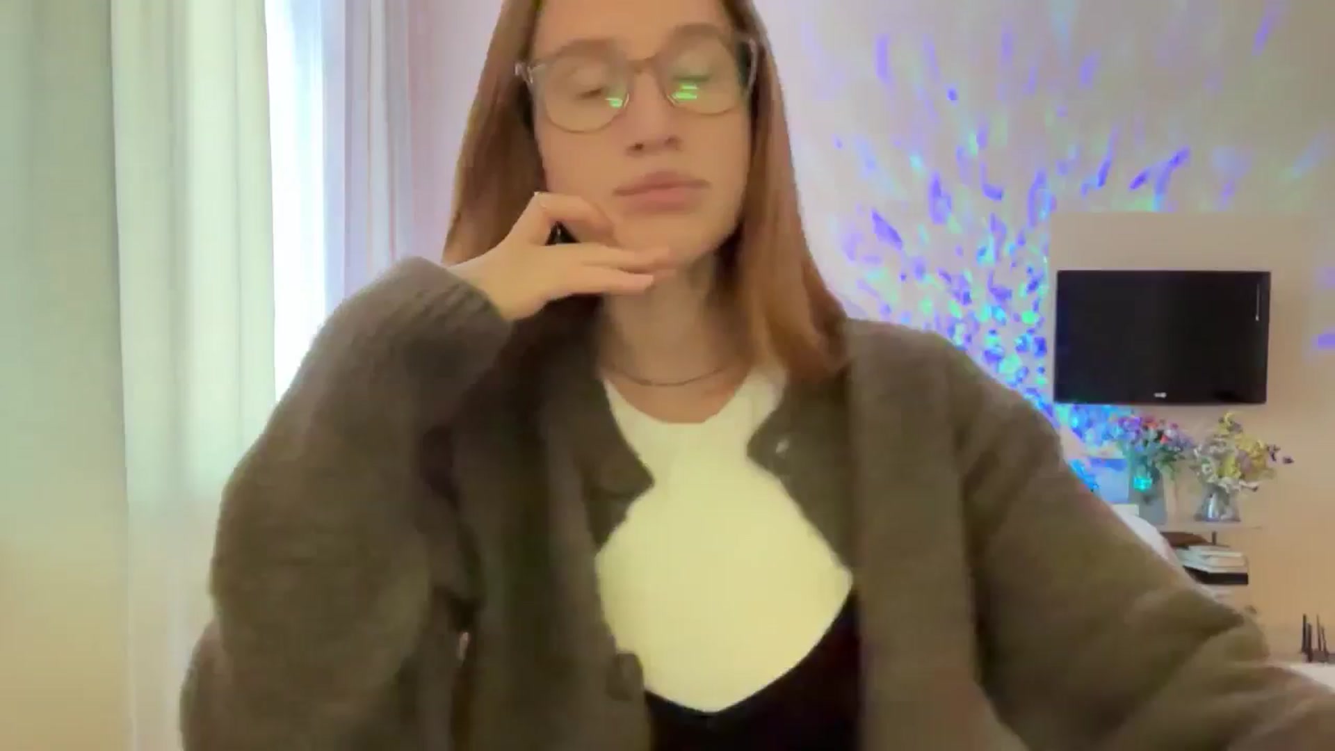 Gallery image thumbnail from LovelyBvnny's myfreecams stream on, 10/20/2024, 15:53 image 8 of 20