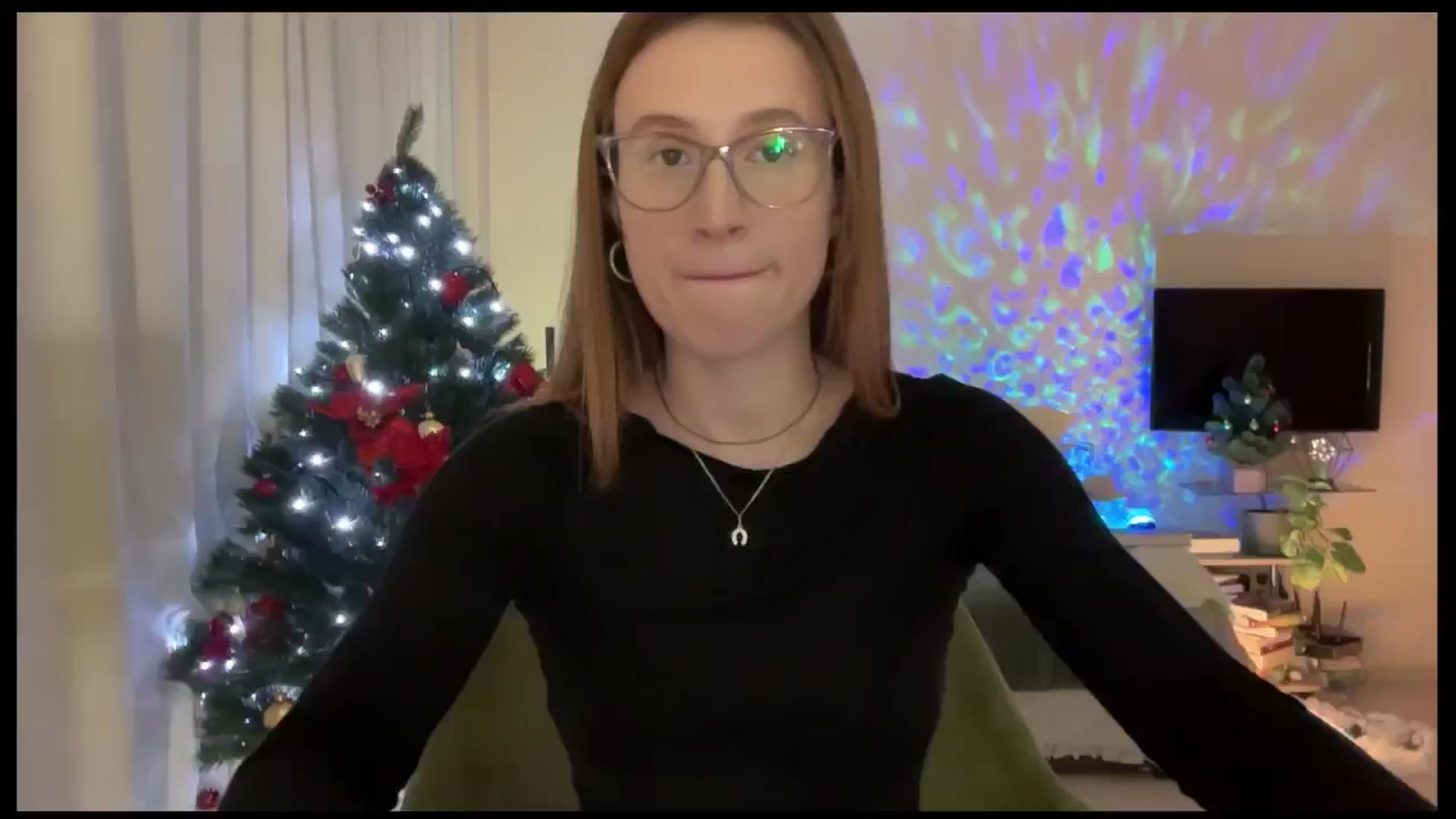 Gallery image thumbnail from LovelyBvnny's myfreecams stream on, 12/23/2024, 17:46 image 12 of 20