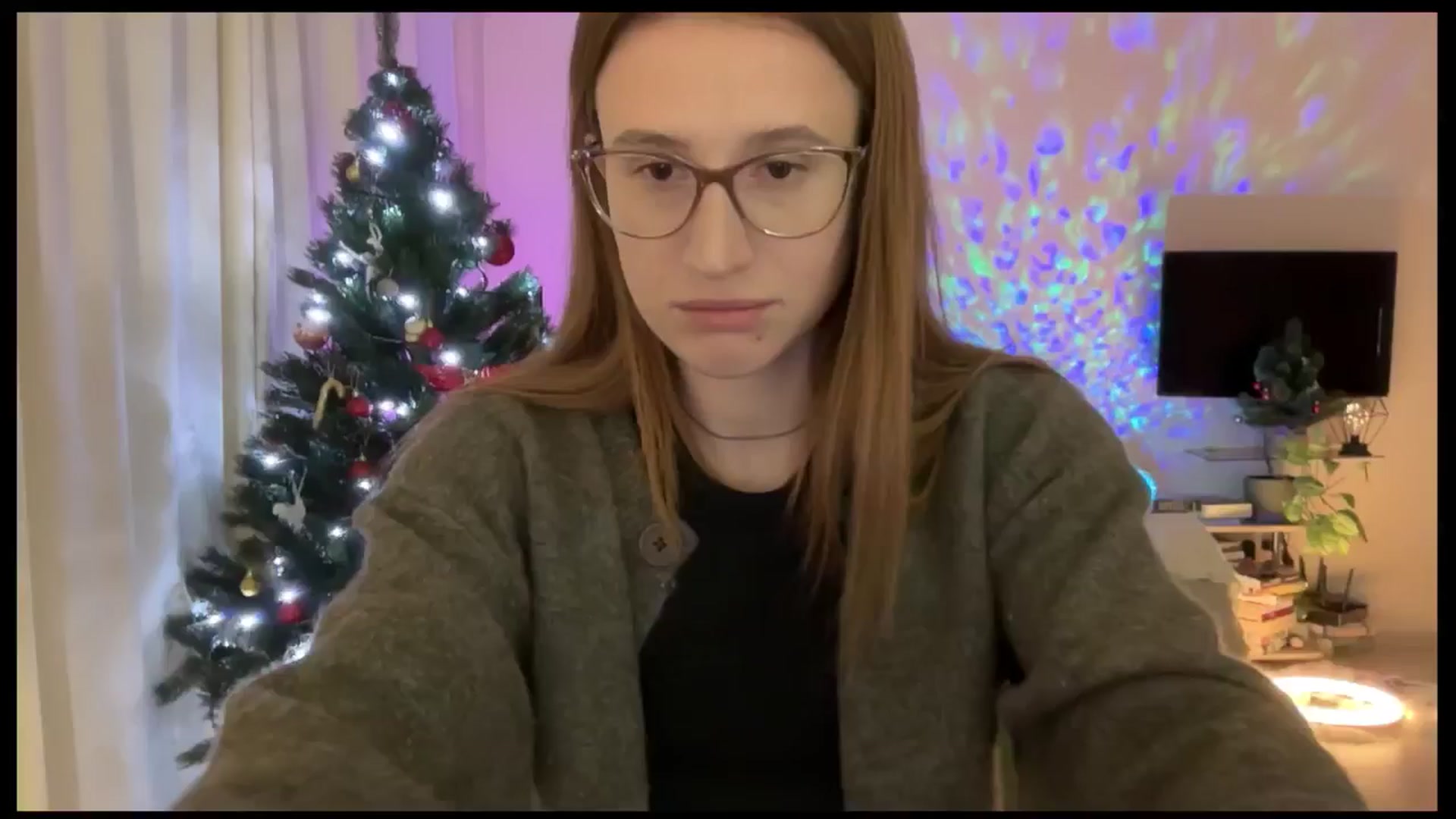 Gallery image thumbnail from LovelyBvnny's myfreecams stream on, 12/25/2024, 15:38 image 13 of 20