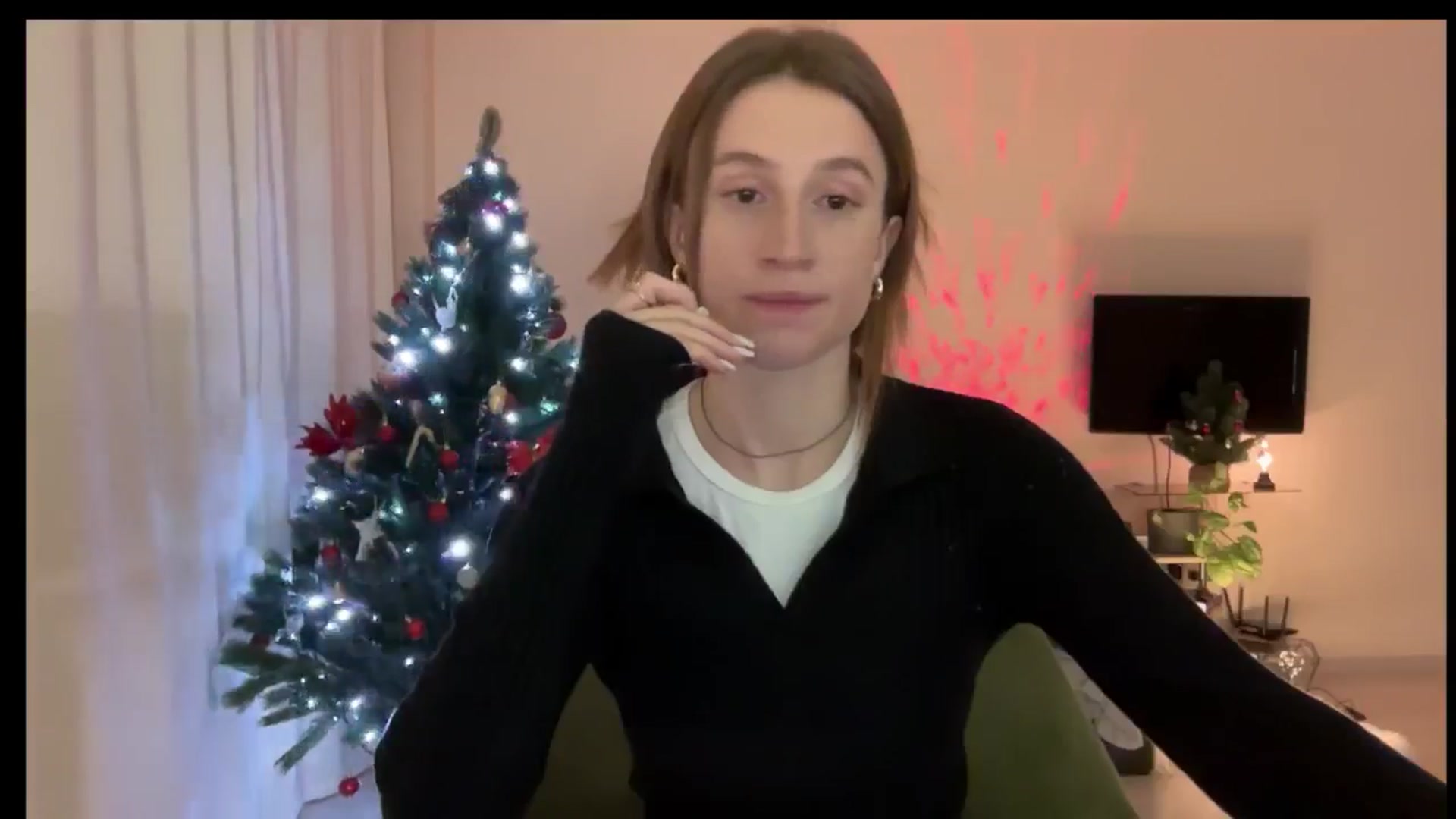 Gallery image thumbnail from LovelyBvnny's myfreecams stream on, 01/04/2025, 18:07 image 16 of 20
