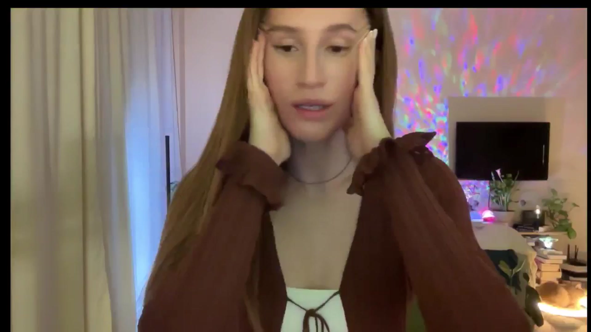 Gallery image thumbnail from LovelyBvnny's myfreecams stream on, 03/18/2025, 17:00 image 18 of 20