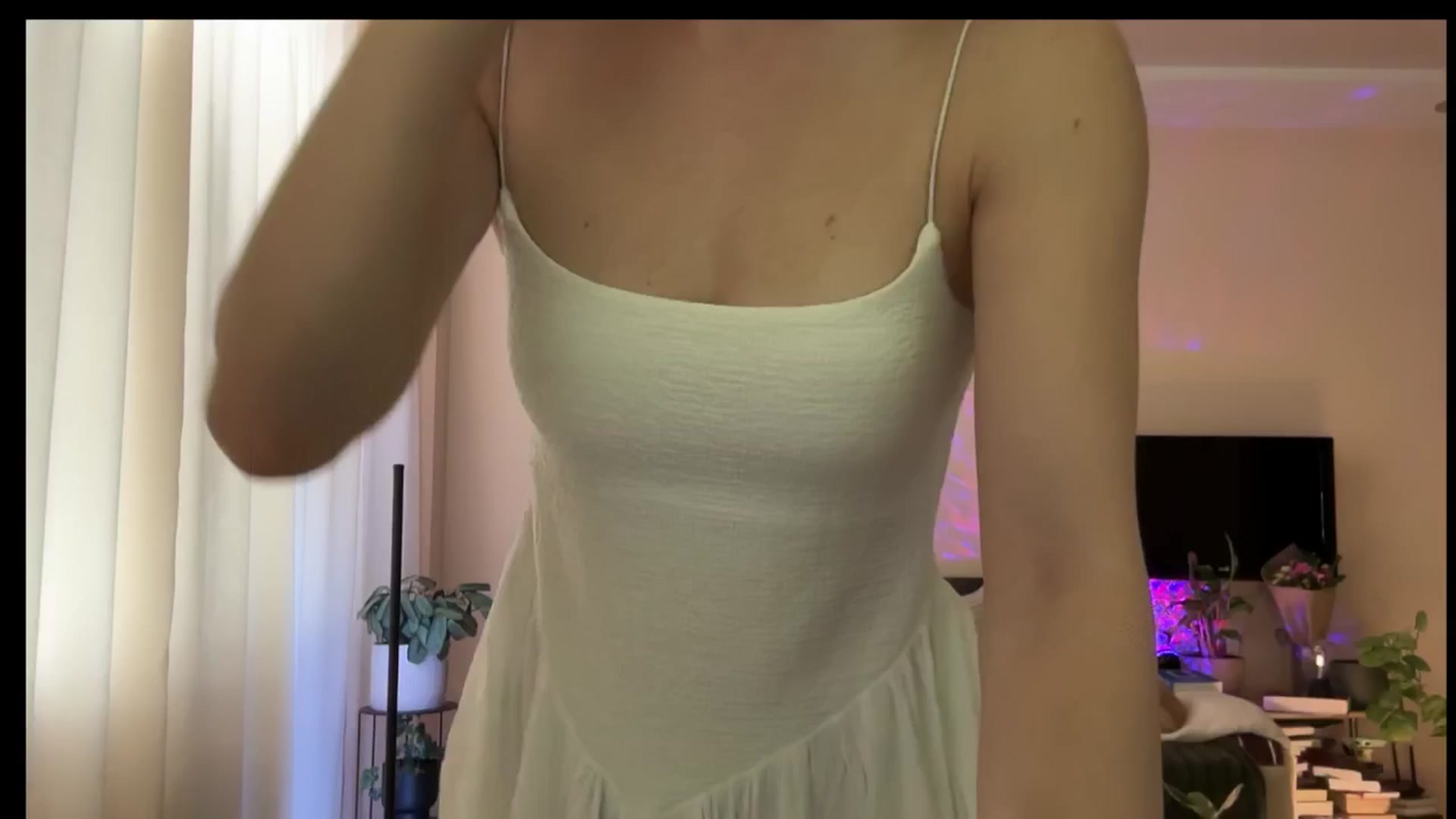 Gallery image thumbnail from LovelyBvnny's myfreecams stream on, 04/02/2025, 13:42 image 14 of 20