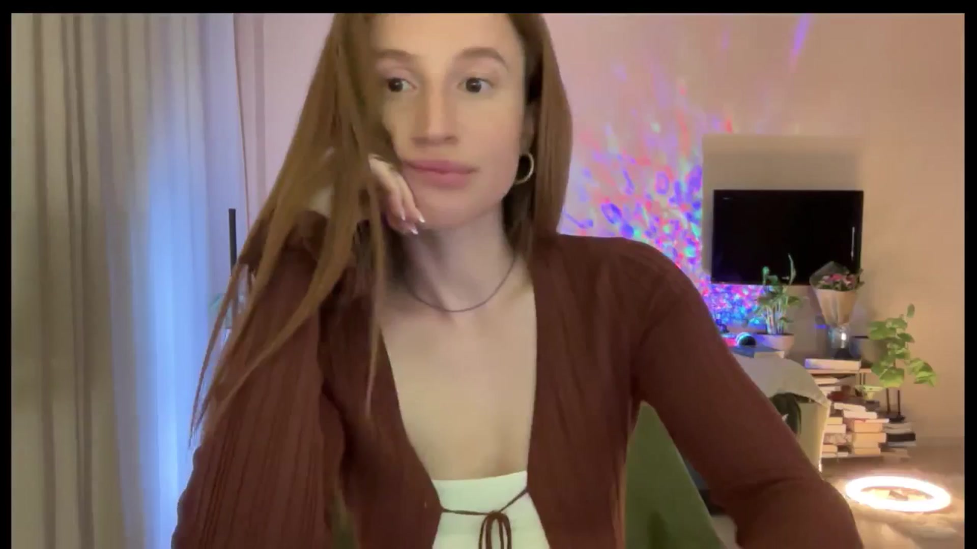 Gallery image thumbnail from LovelyBvnny's myfreecams stream on, 04/02/2025, 17:24 image 18 of 20