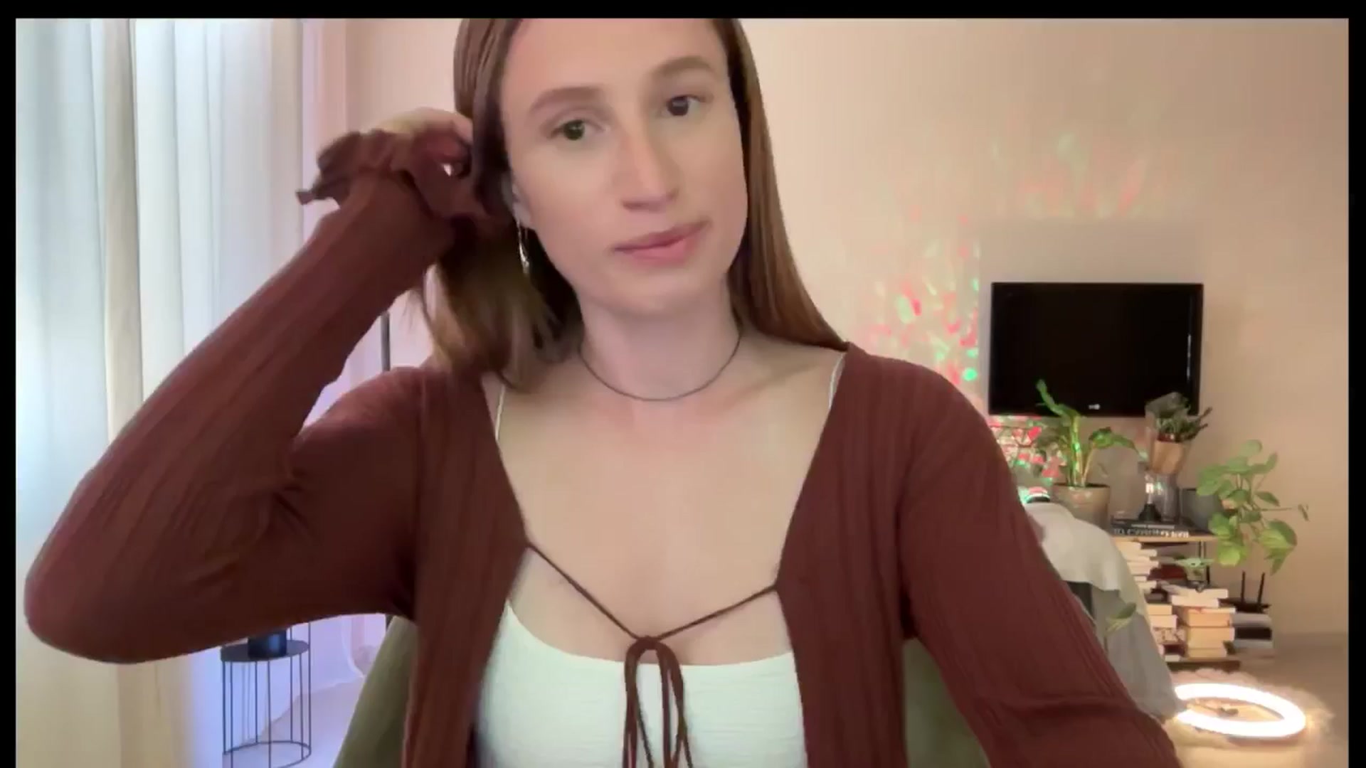 Gallery image thumbnail from LovelyBvnny's myfreecams stream on, 04/21/2025, 13:42 image 9 of 20