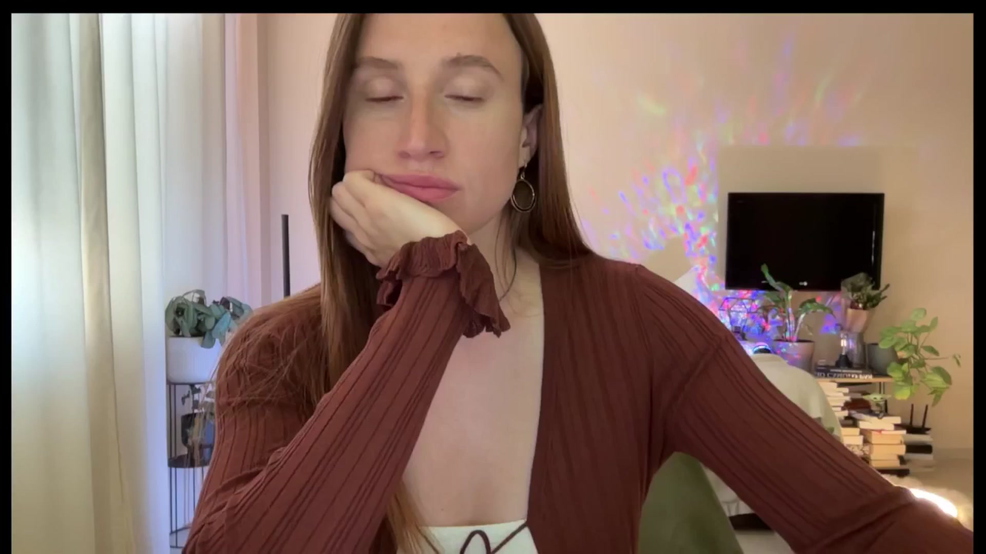 Gallery image thumbnail from LovelyBvnny's myfreecams stream on, 04/21/2025, 14:01 image 16 of 20
