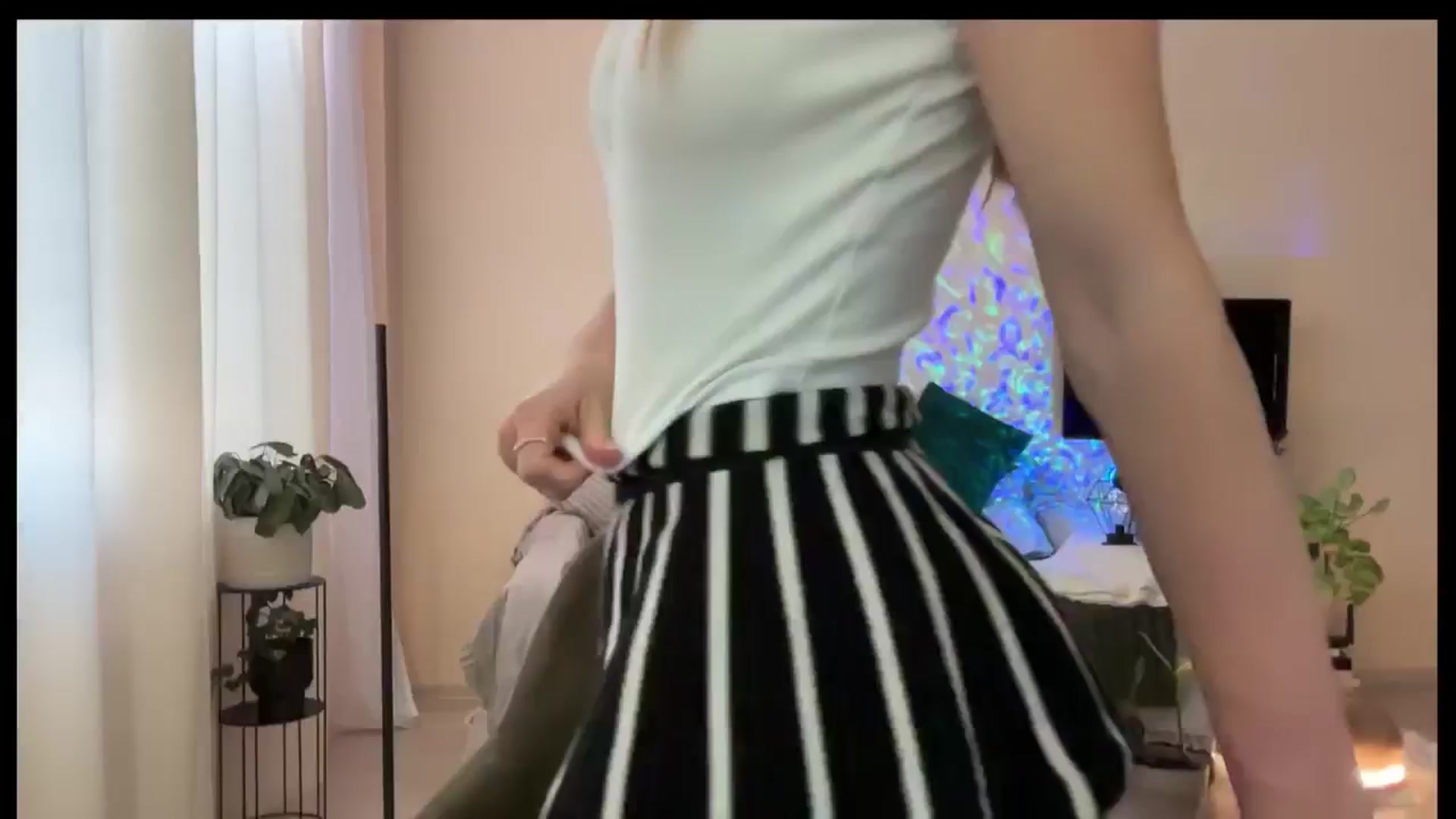 Gallery image thumbnail from LovelyBvnny's myfreecams stream on, 04/27/2025, 16:24 image 1 of 20