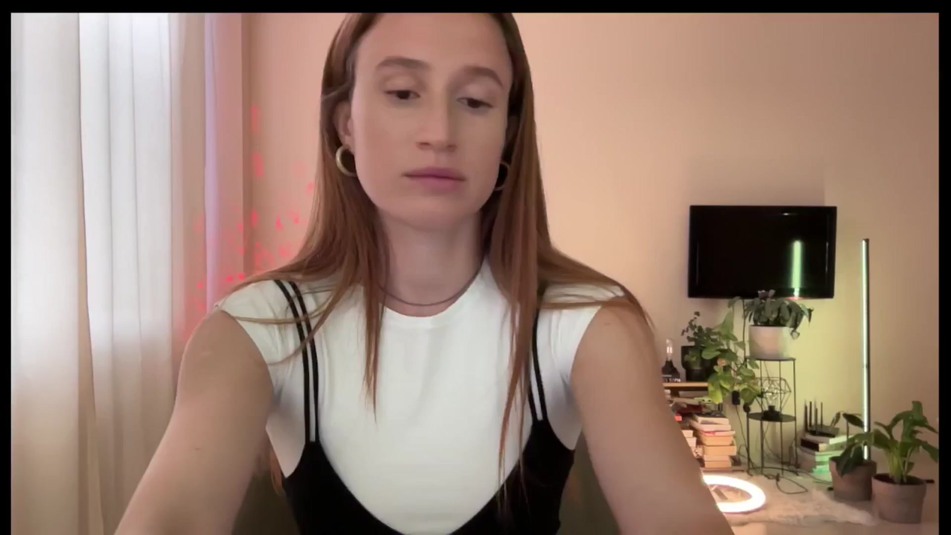 Gallery image thumbnail from LovelyBvnny's myfreecams stream on, 05/14/2025, 17:03 image 4 of 20