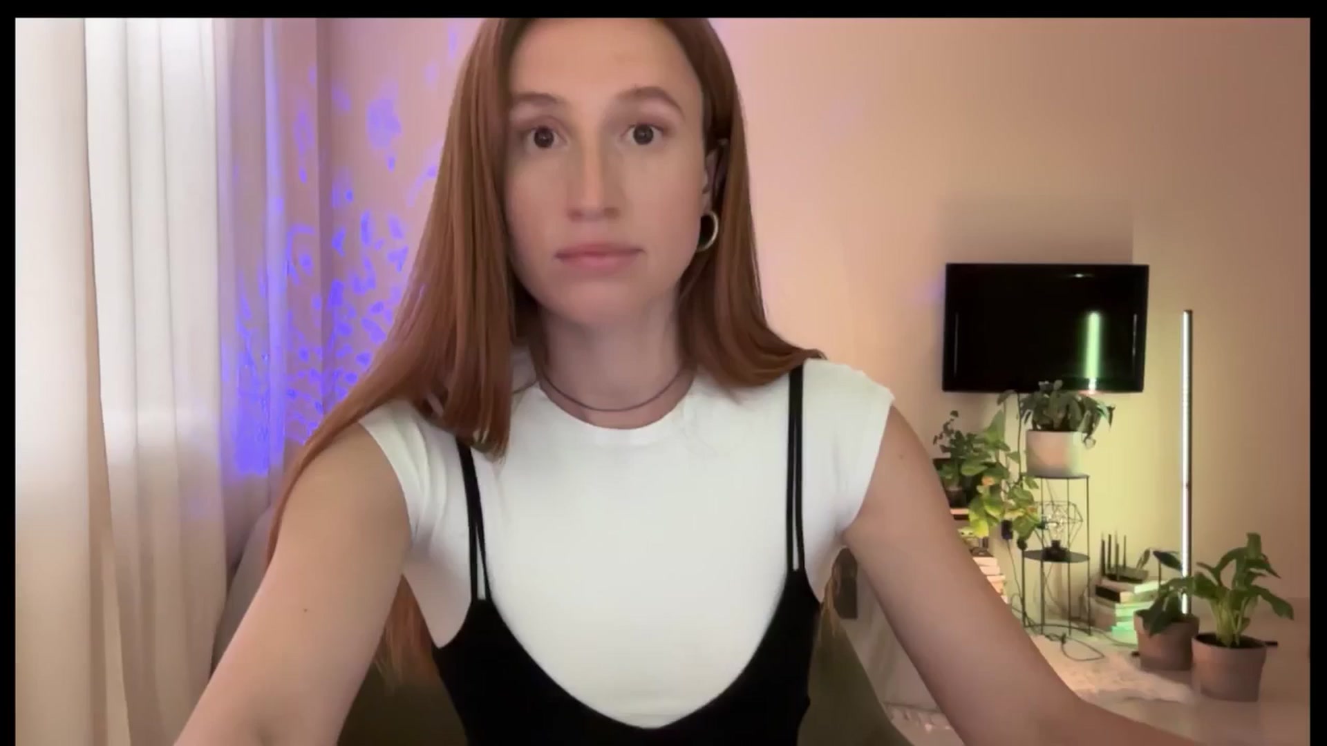 Gallery image thumbnail from LovelyBvnny's myfreecams stream on, 05/14/2025, 17:03 image 8 of 20