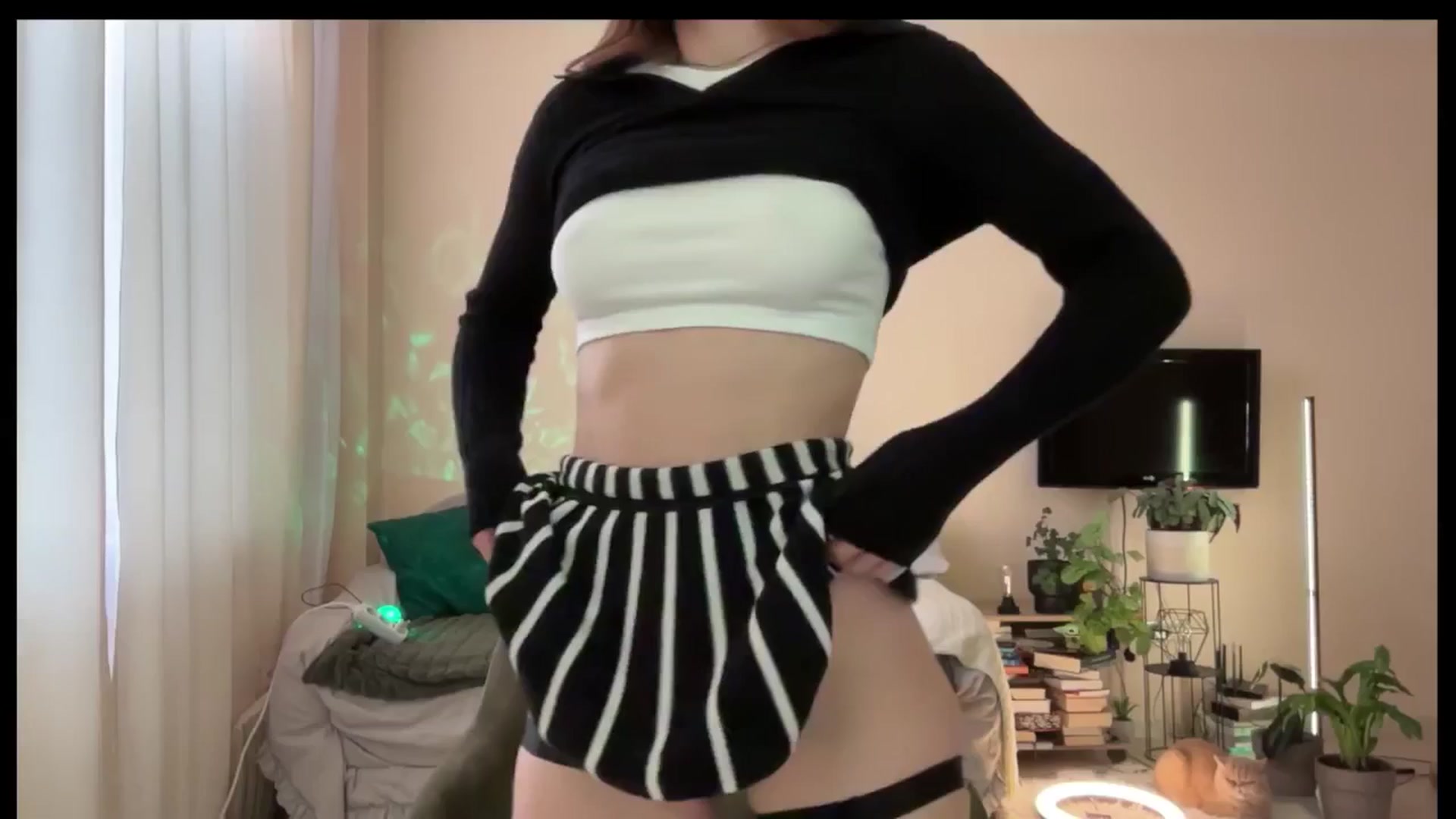 Gallery image thumbnail from LovelyBvnny's myfreecams stream on, 05/18/2025, 15:48 image 14 of 20