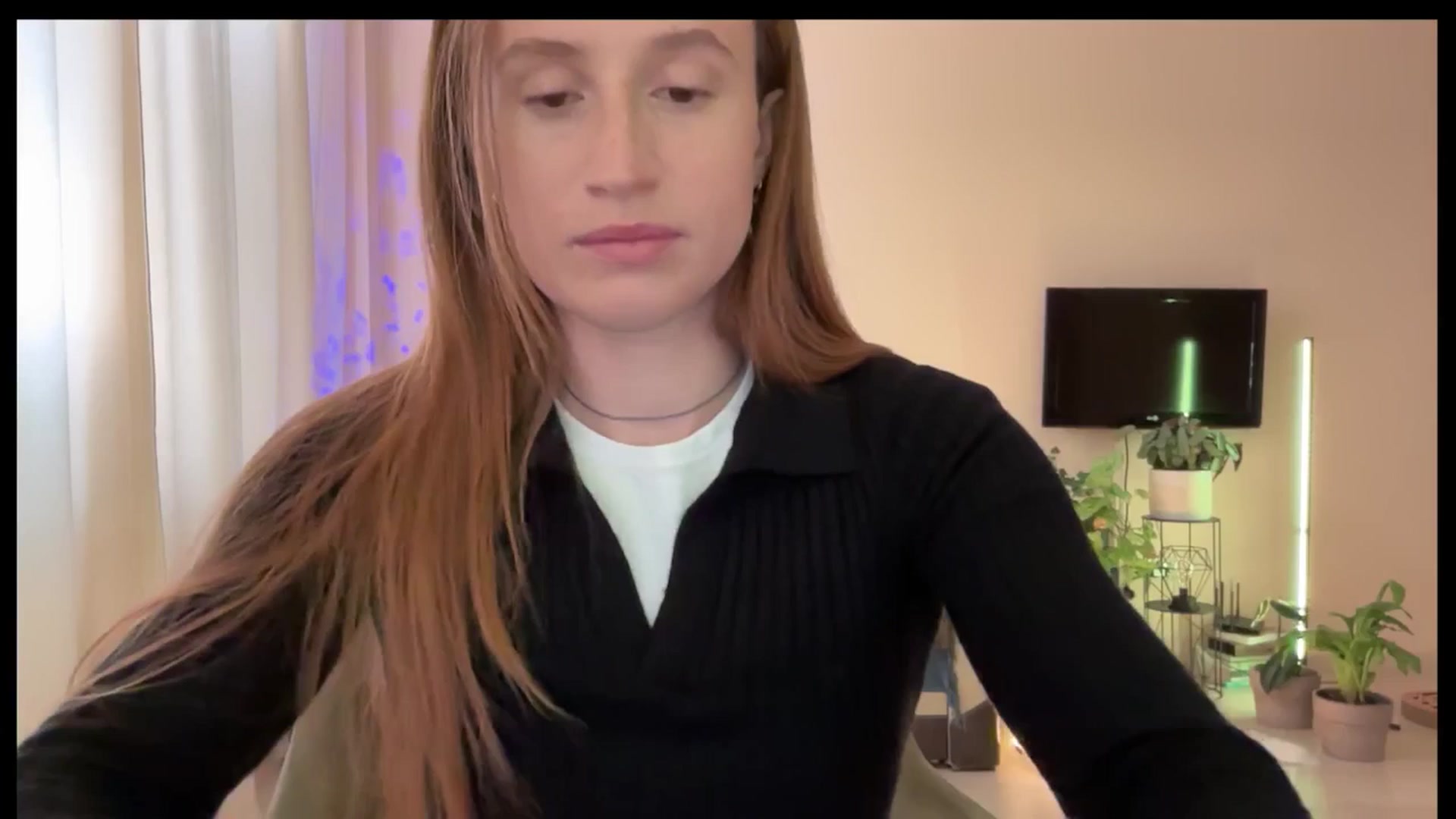 Gallery image thumbnail from LovelyBvnny's myfreecams stream on, 05/21/2025, 14:31 image 9 of 20