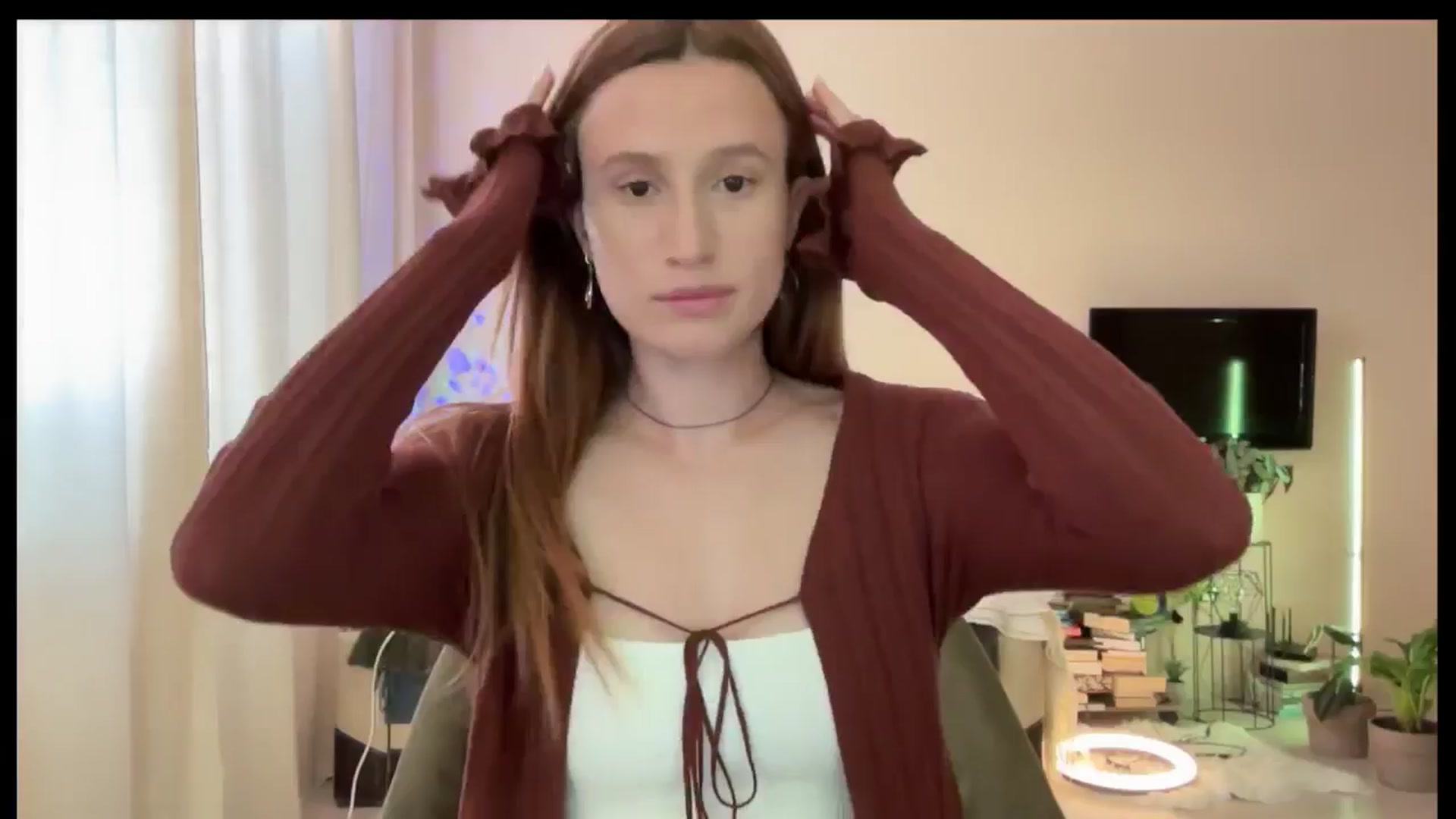 Gallery image thumbnail from LovelyBvnny's myfreecams stream on, 05/21/2025, 14:31 image 3 of 20