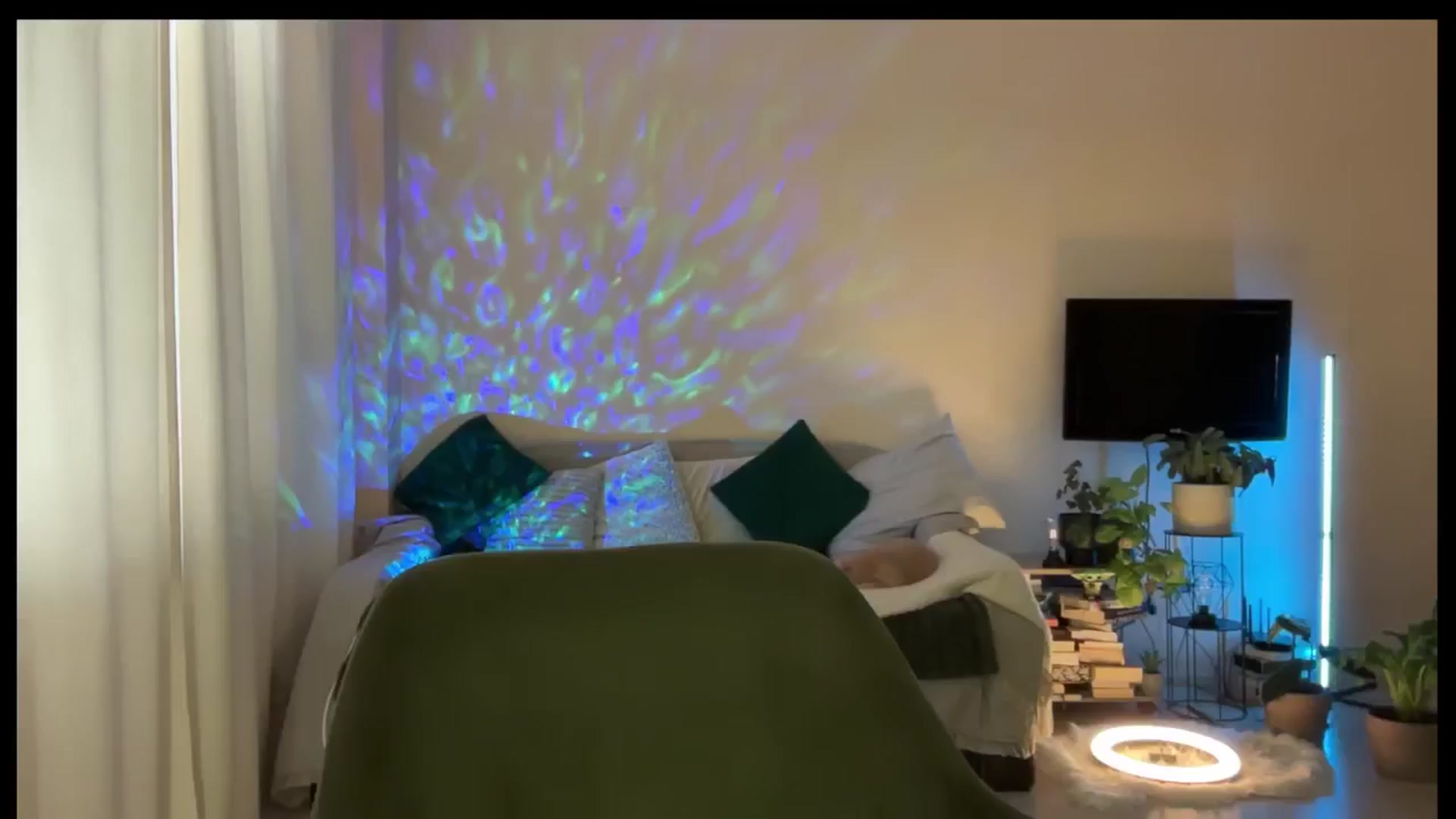 Gallery image thumbnail from LovelyBvnny's myfreecams stream on, 05/28/2025, 16:30 image 15 of 20