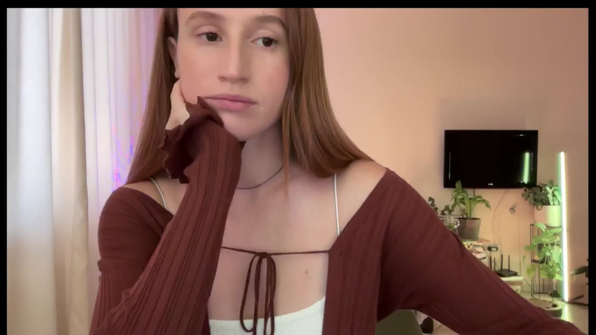 Gallery image thumbnail from LovelyBvnny's myfreecams stream on, 06/26/2025, 13:39 image 4 of 20