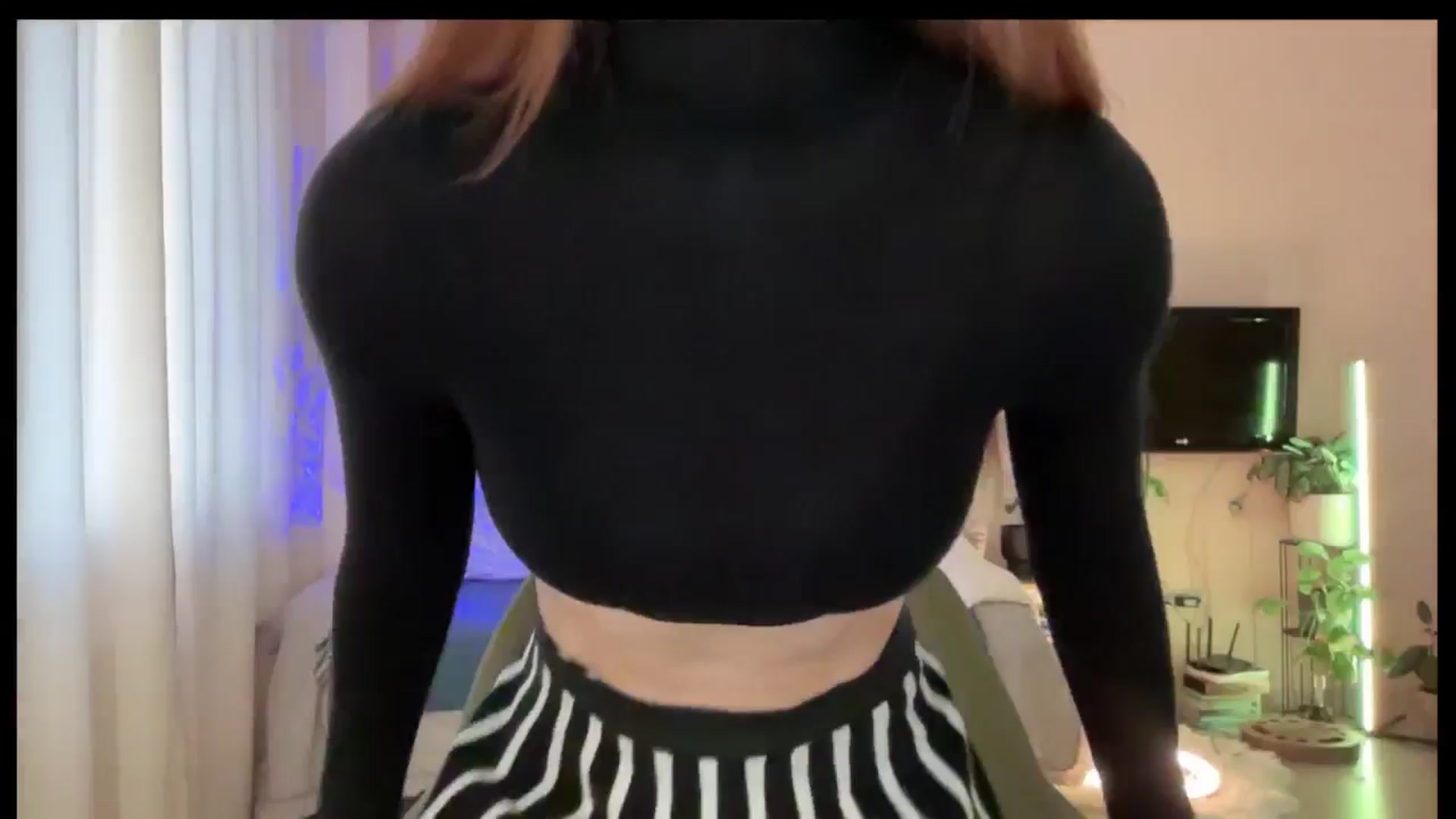 Gallery image thumbnail from LovelyBvnny's myfreecams stream on, 07/13/2025, 15:53 image 7 of 20