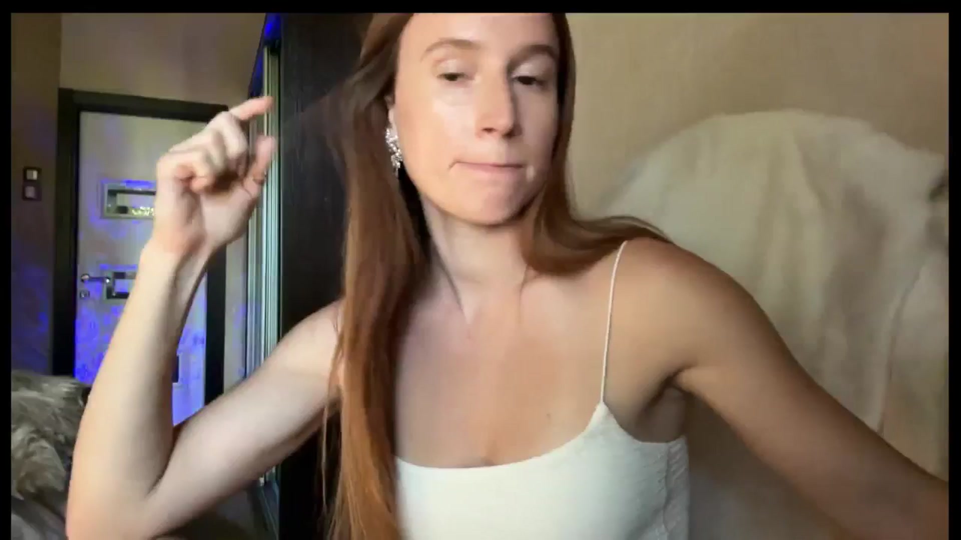 Gallery image thumbnail from LovelyBvnny's myfreecams stream on, 08/23/2025, 12:38 image 15 of 20