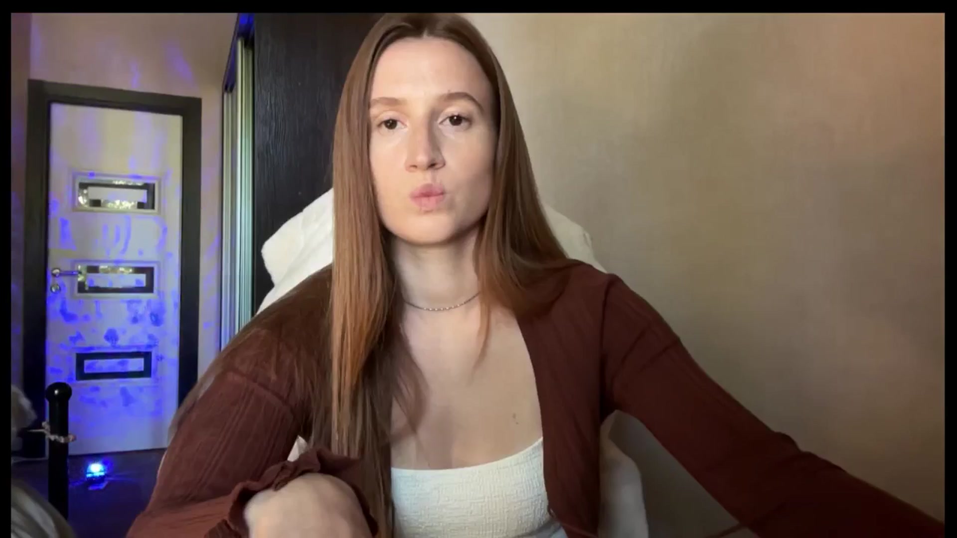 Gallery image thumbnail from LovelyBvnny's myfreecams stream on, 08/25/2025, 13:42 image 11 of 20