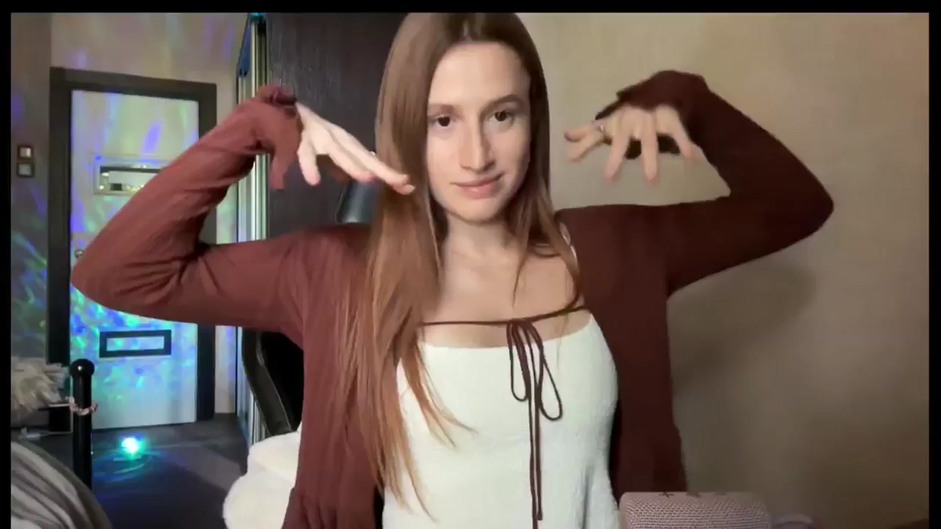 Gallery image thumbnail from LovelyBvnny's myfreecams stream on, 08/27/2025, 14:13 image 7 of 20